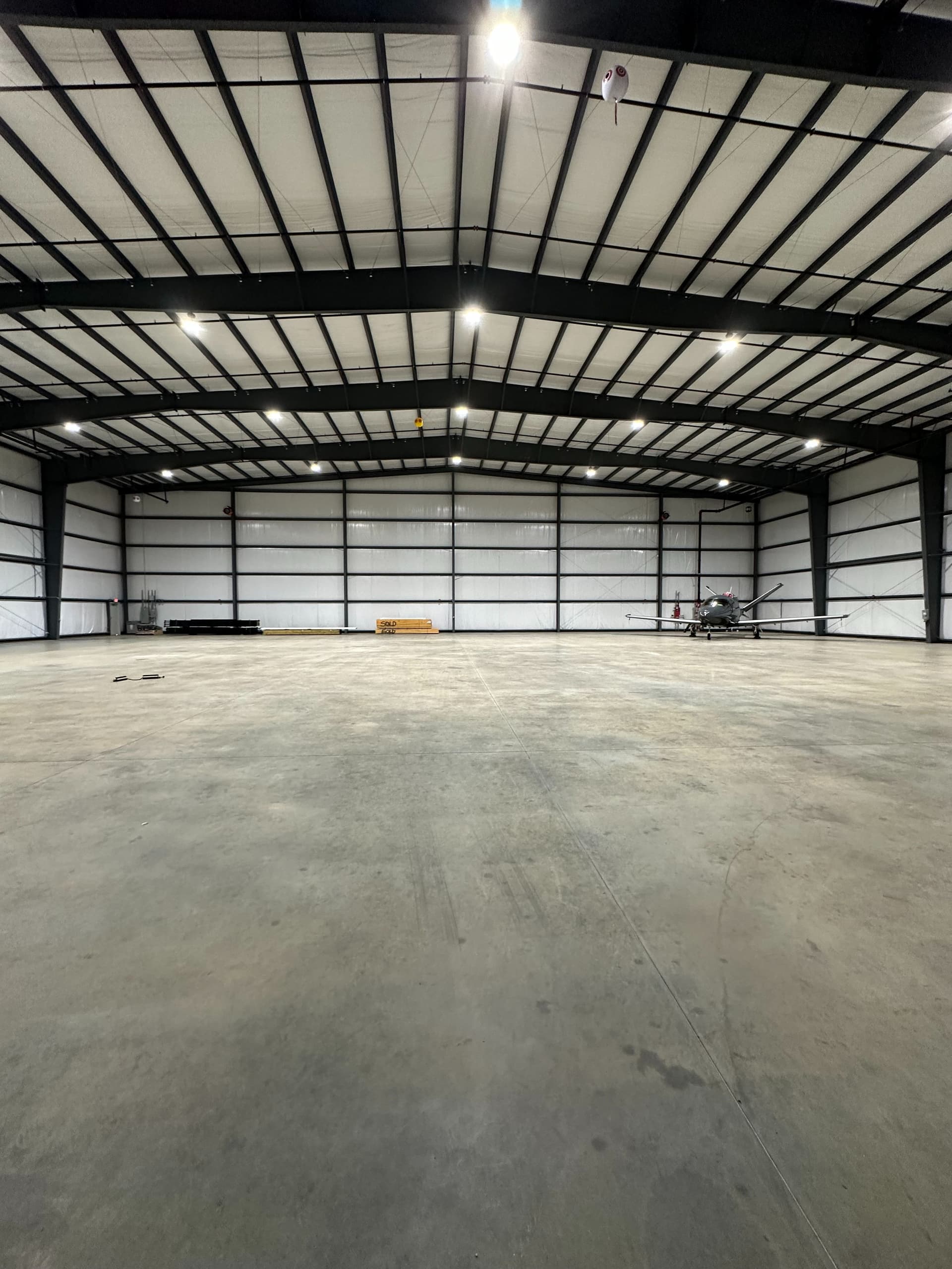 hangar popup image 5