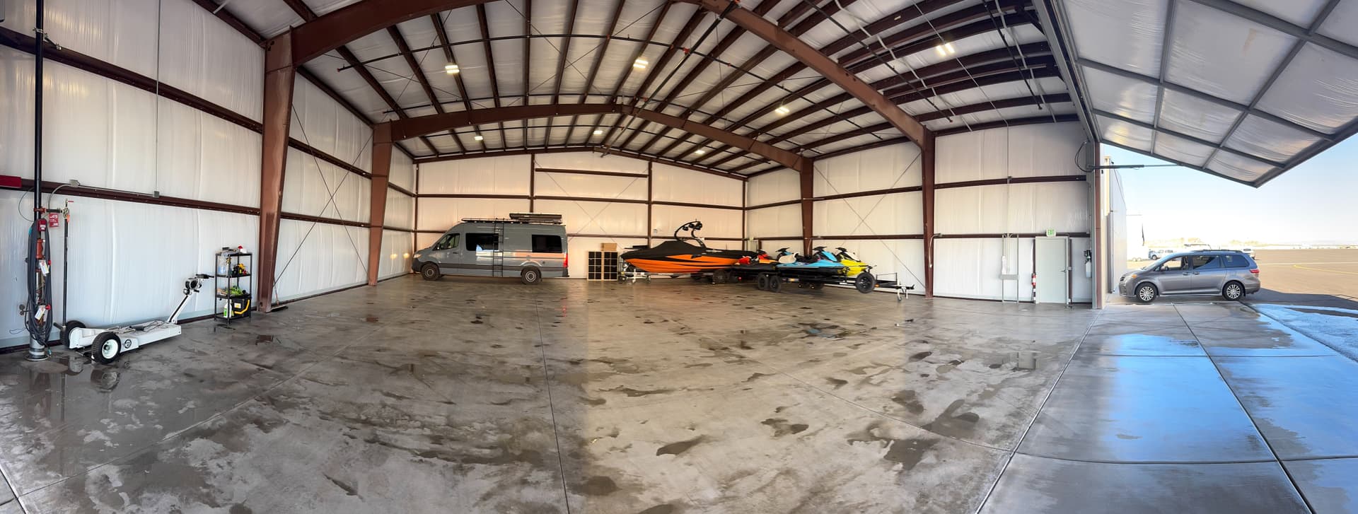 hangar popup image 3