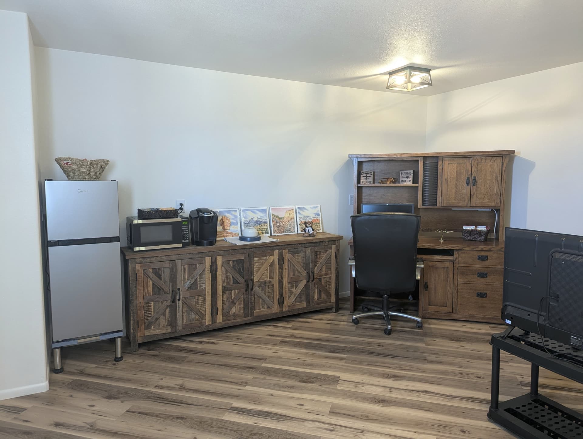 hangar popup image 4