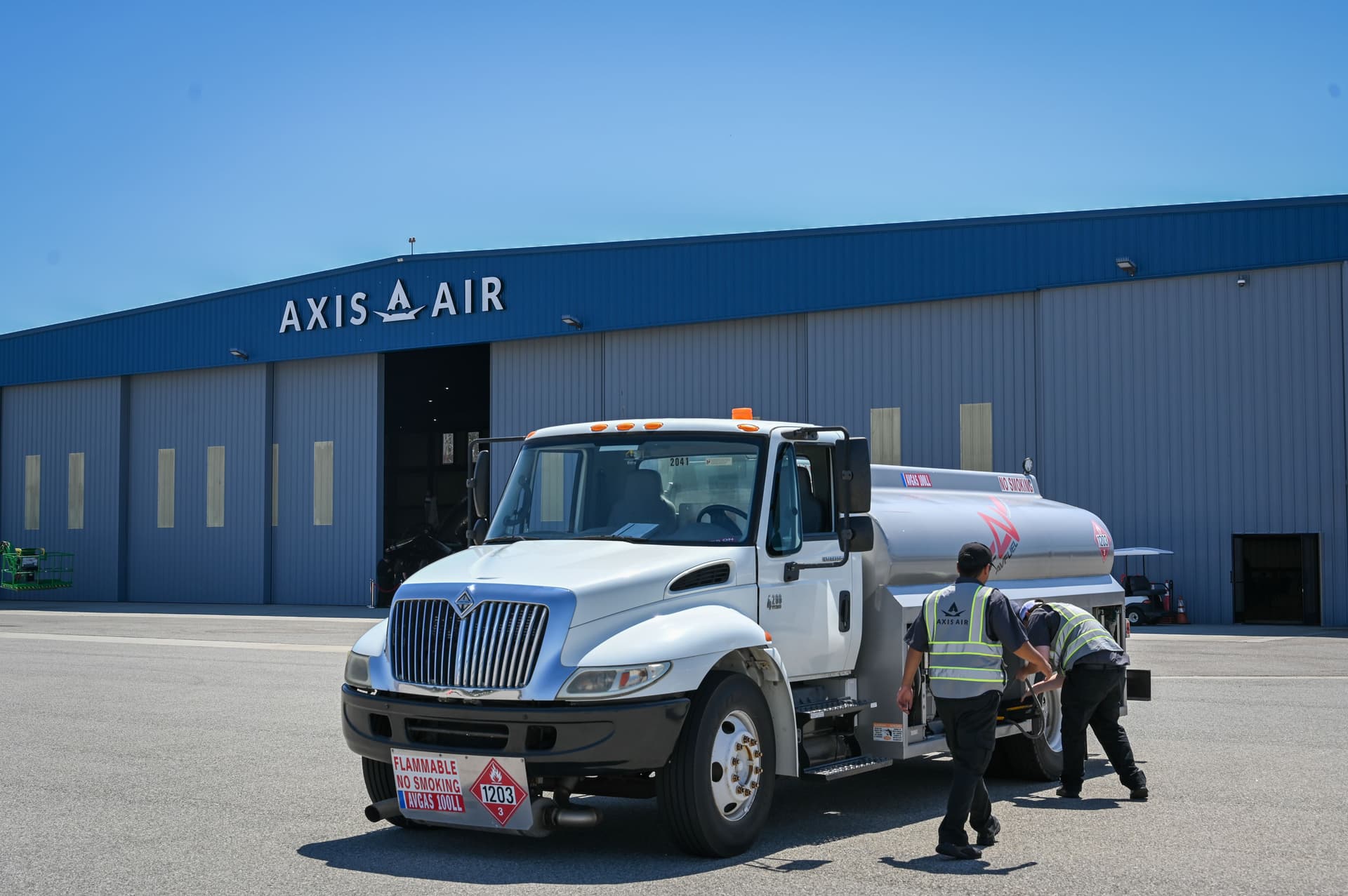 hangar popup image 2