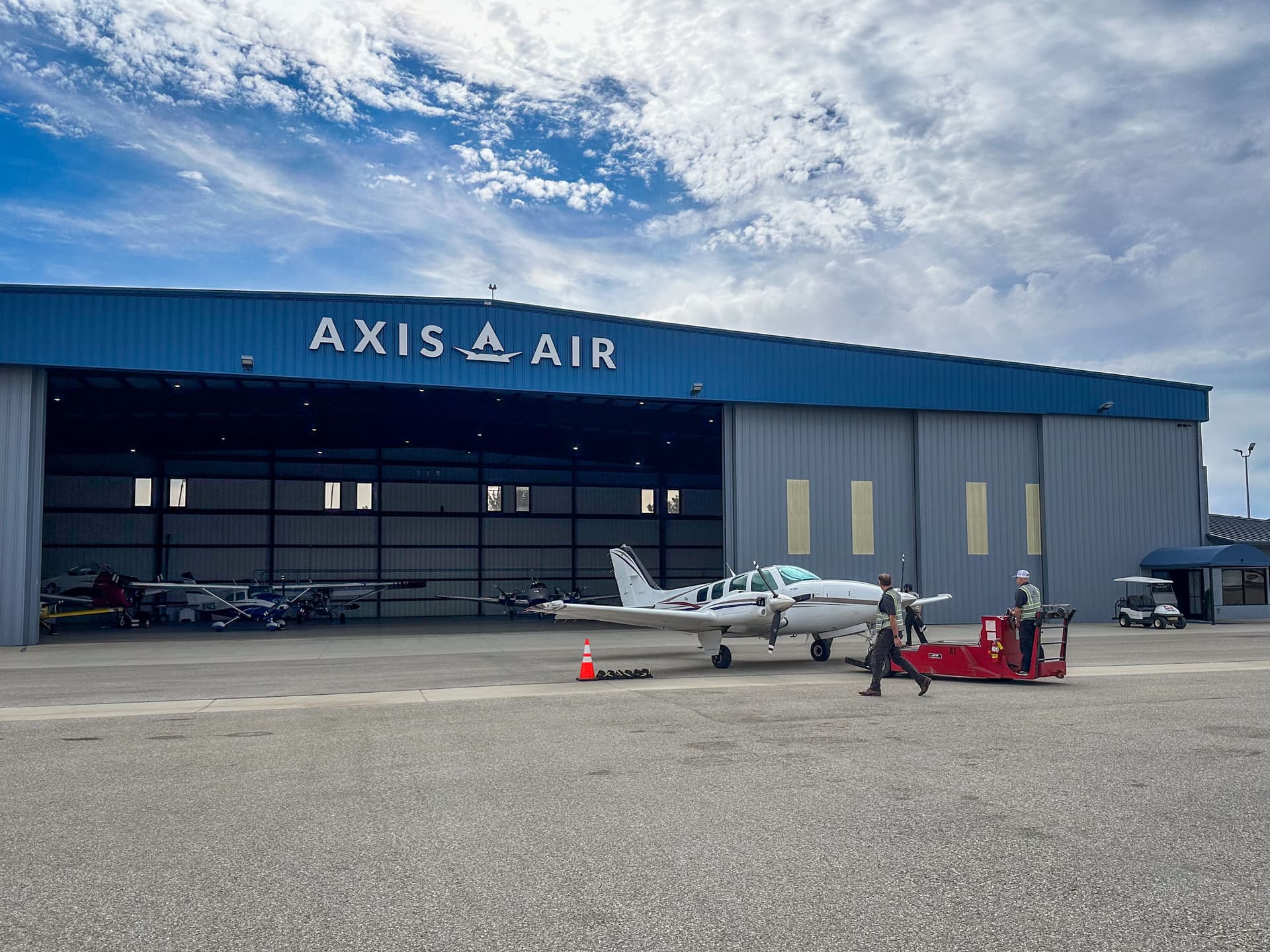 hangar popup image 4