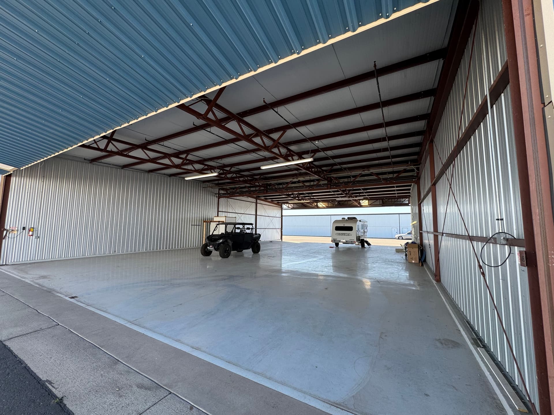 hangar popup image 2