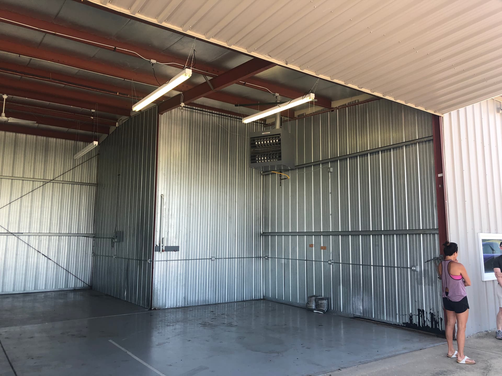 hangar popup image 2