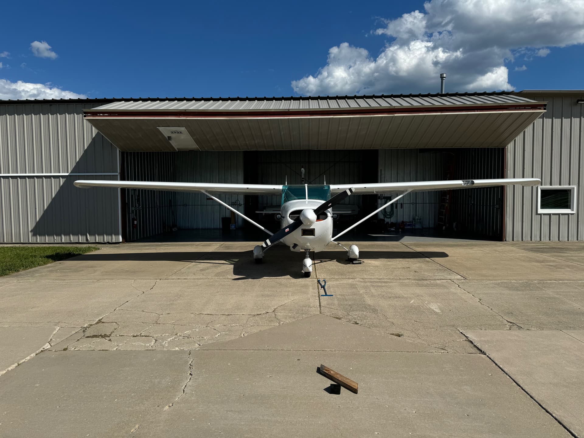hangar popup image 5