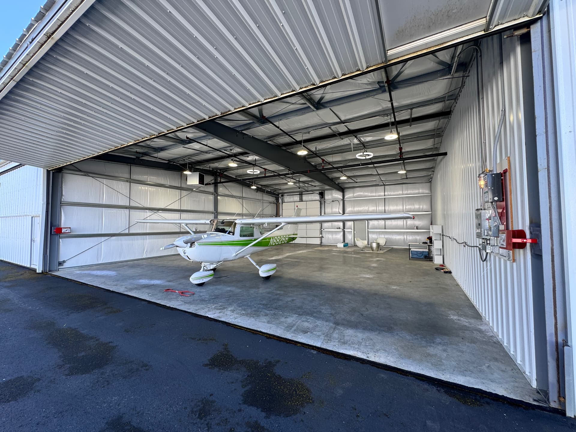 hangar popup image 11