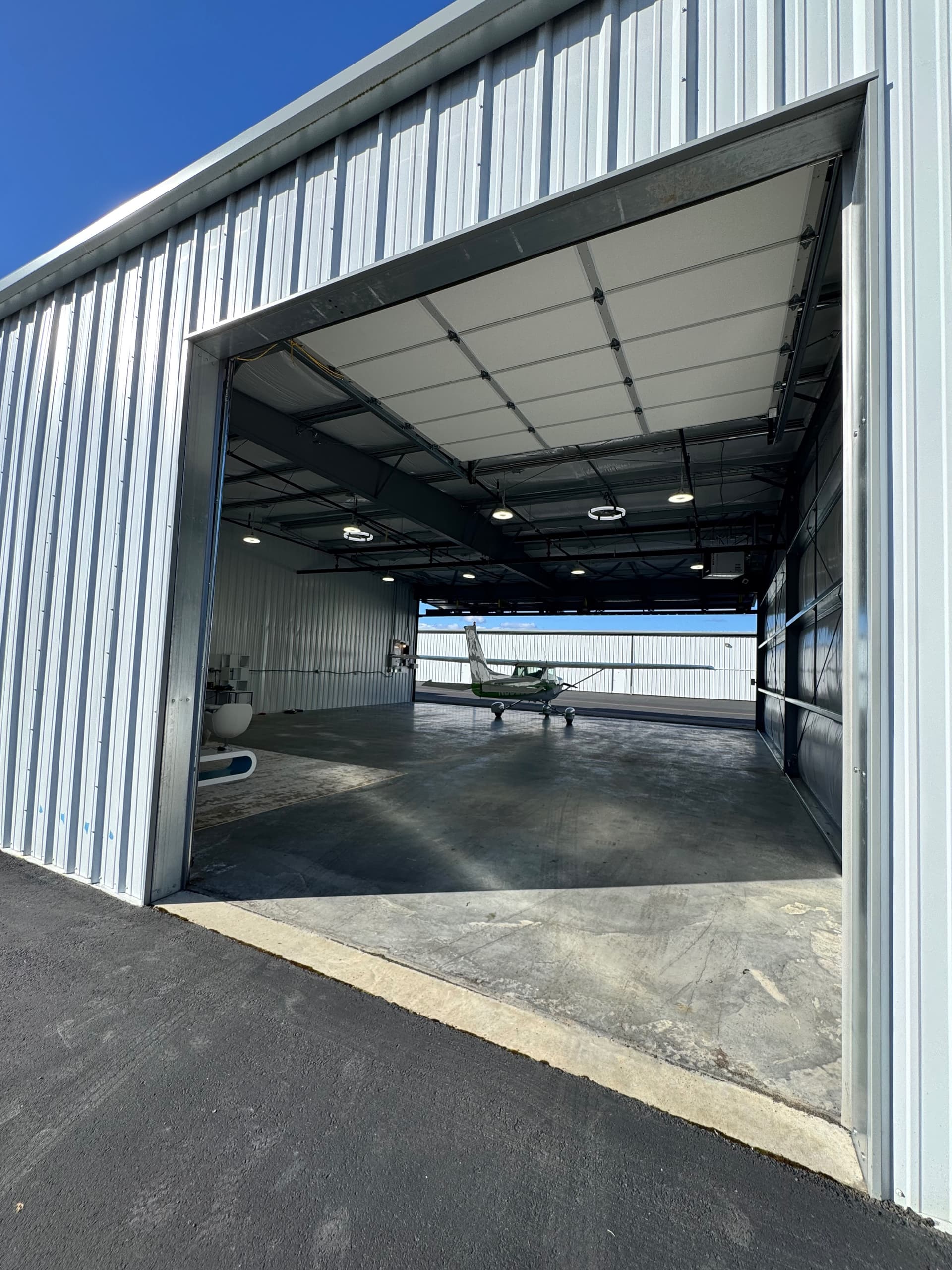 hangar popup image 12