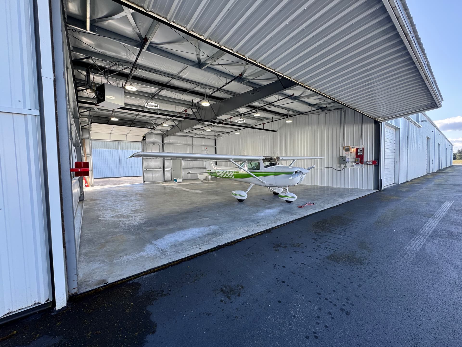 hangar popup image 13