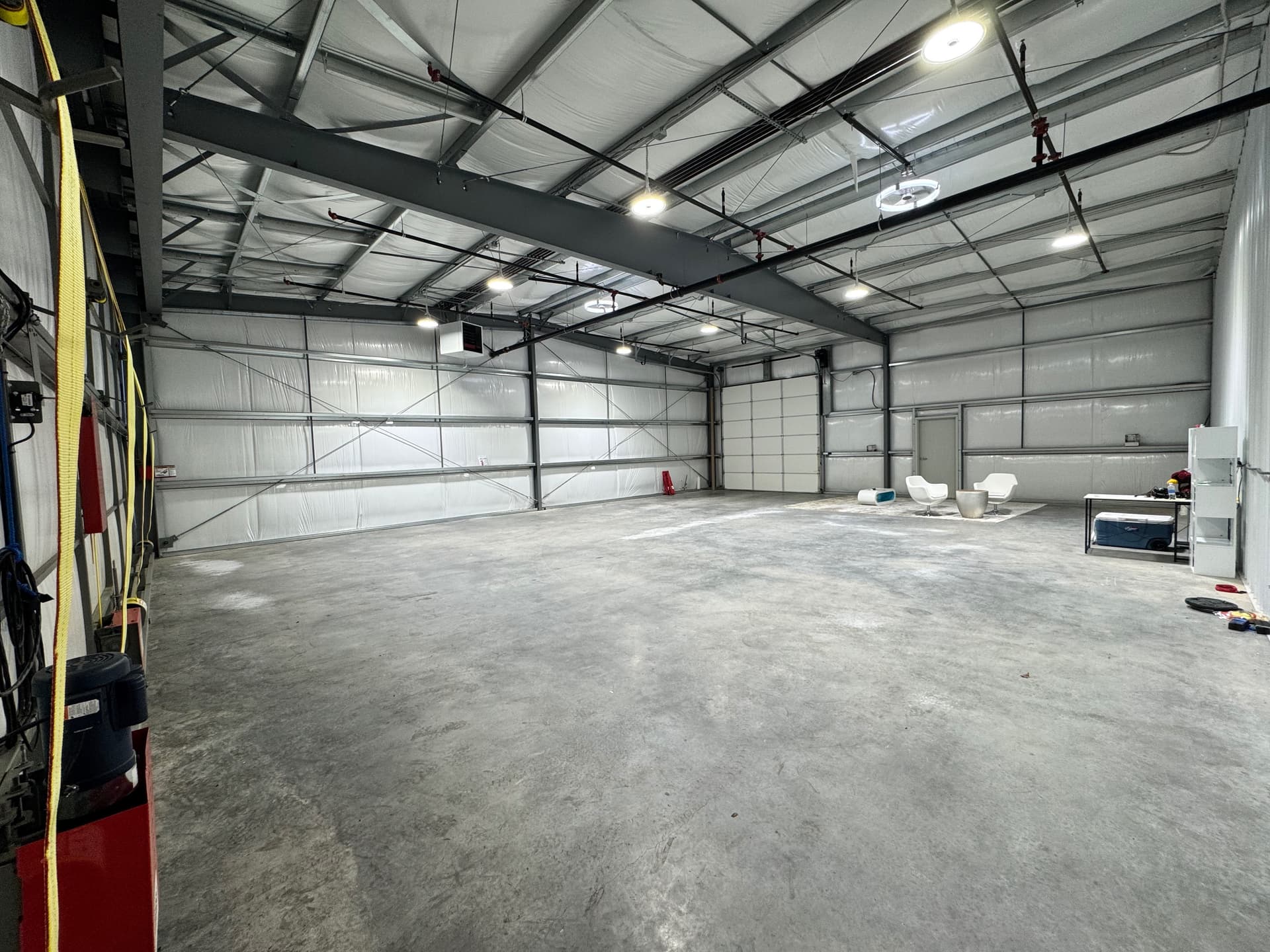 hangar popup image 6