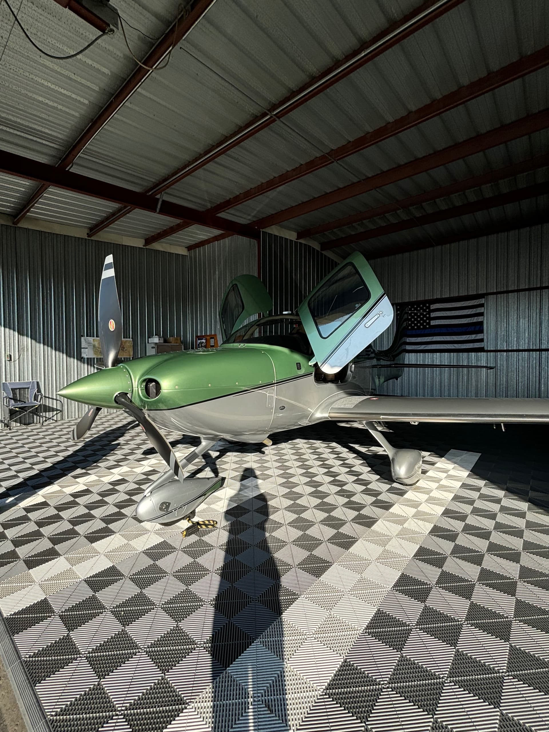 hangar popup image 2