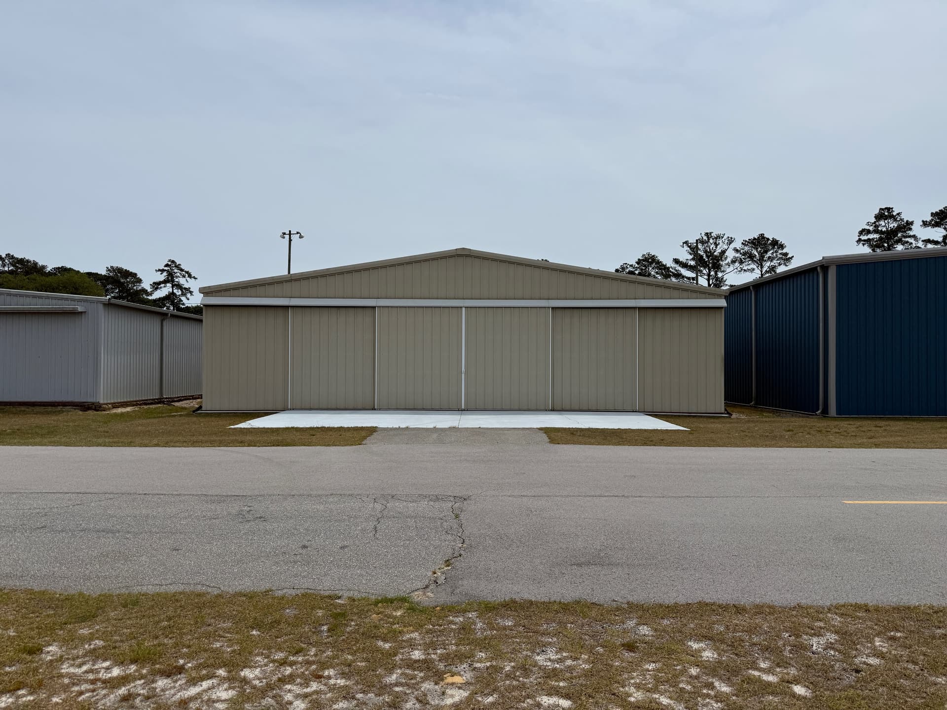 hangar popup image 1