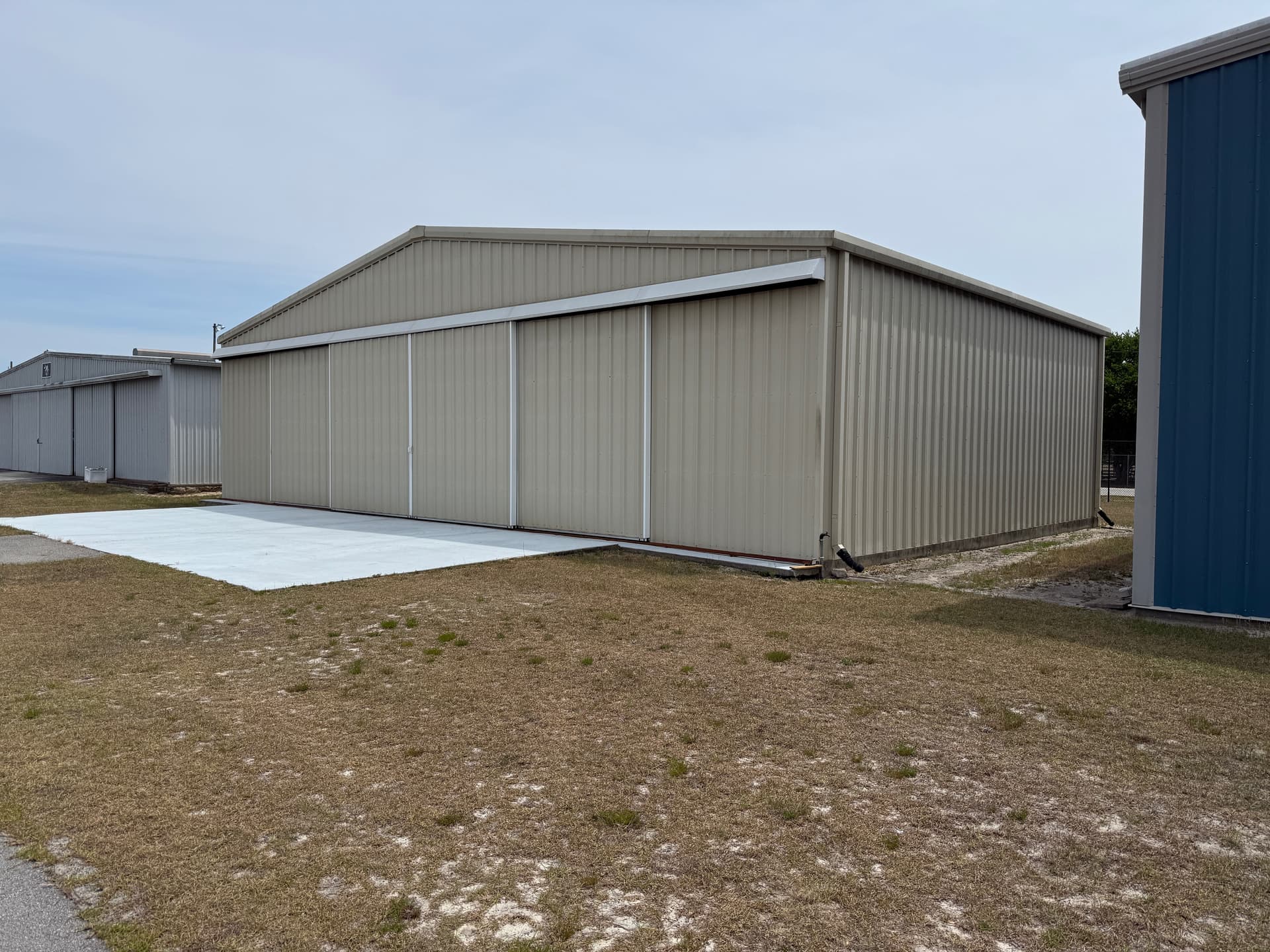 hangar popup image 4