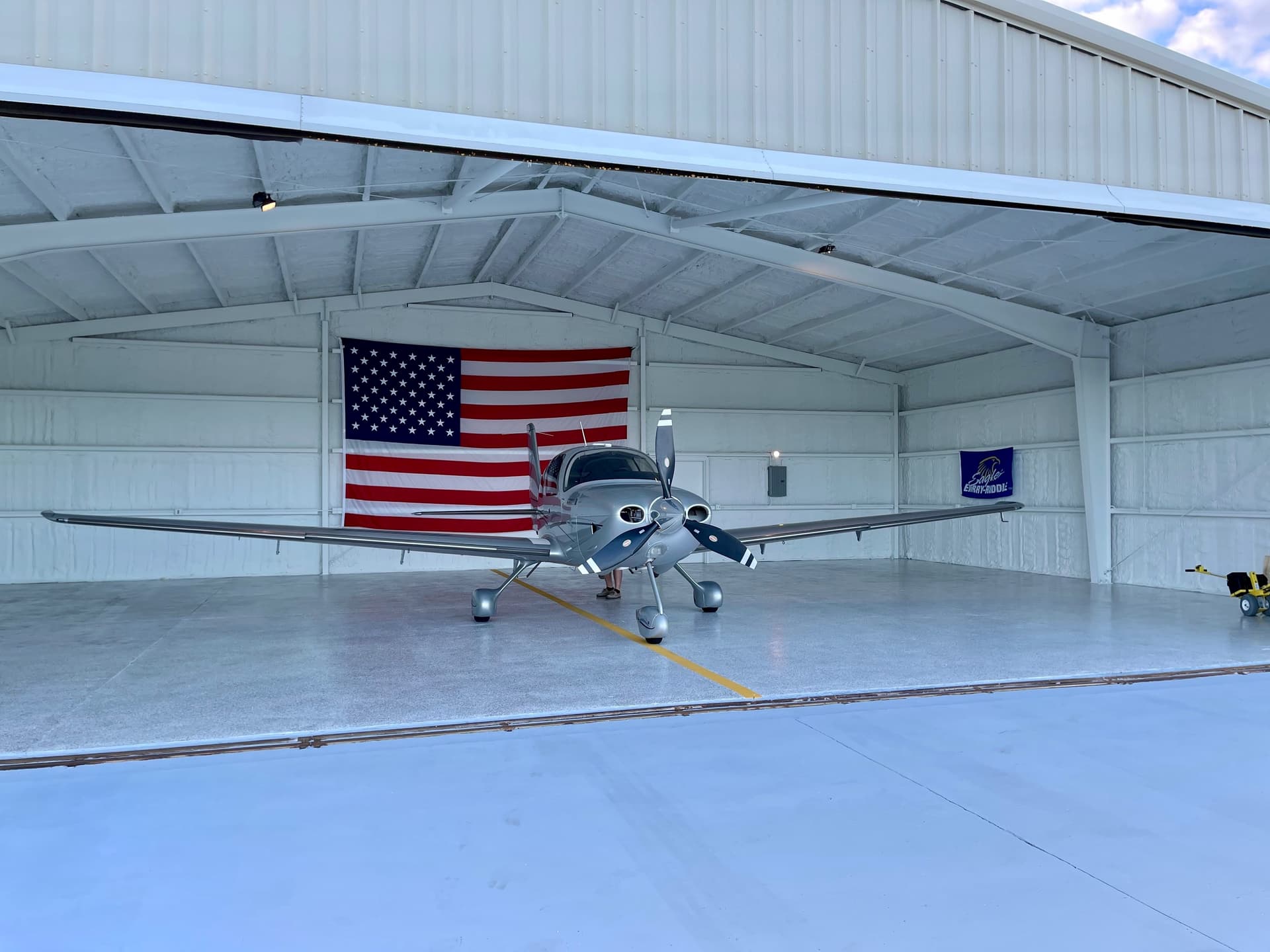 hangar popup image 7
