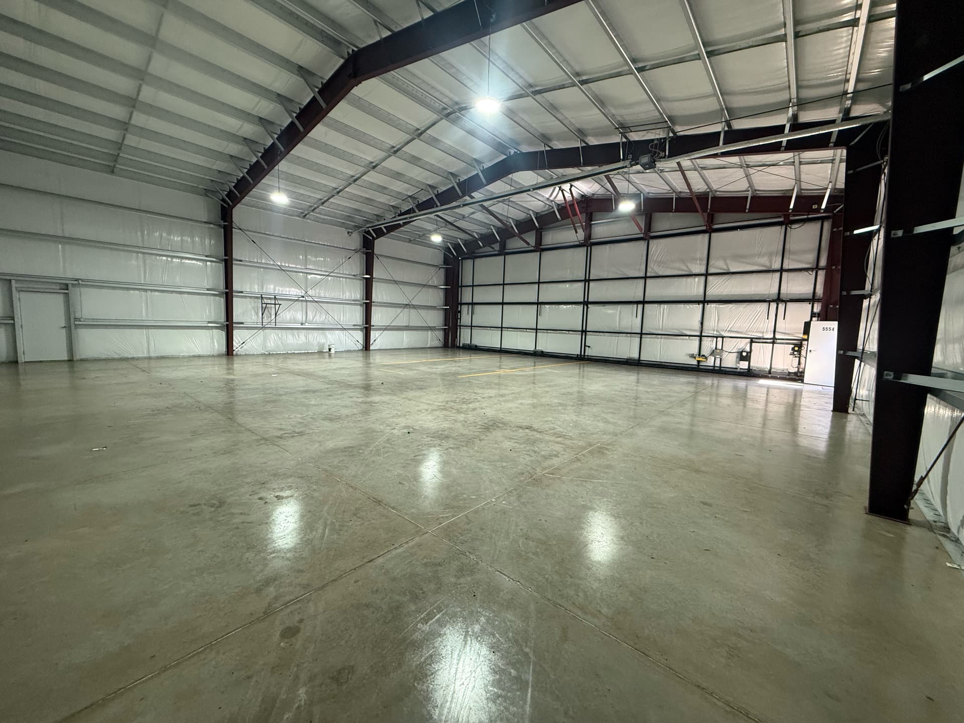 hangar popup image 4