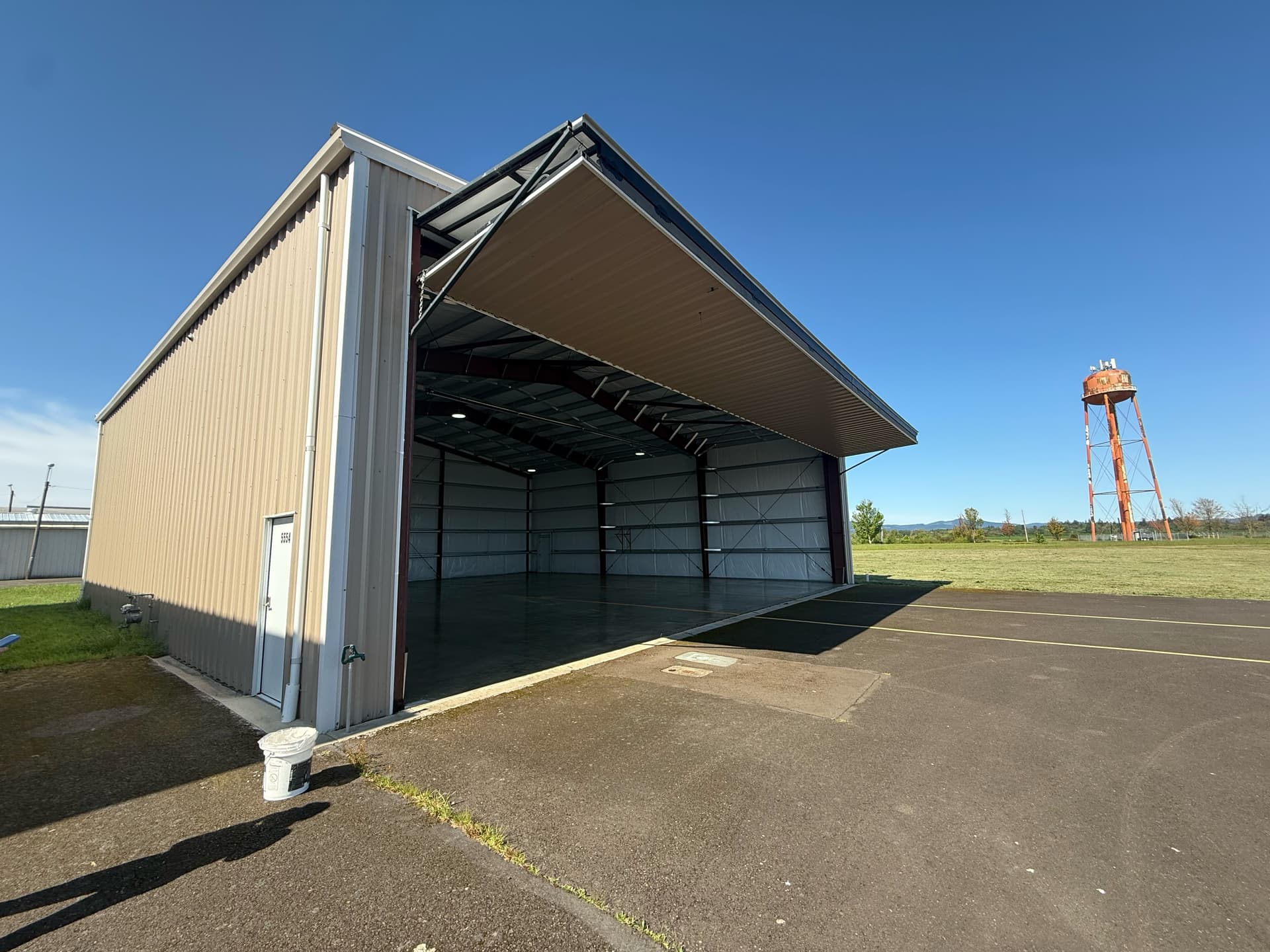hangar popup image 5