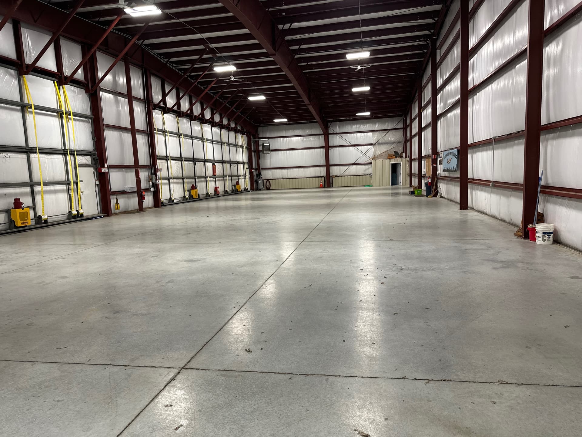 hangar popup image 3
