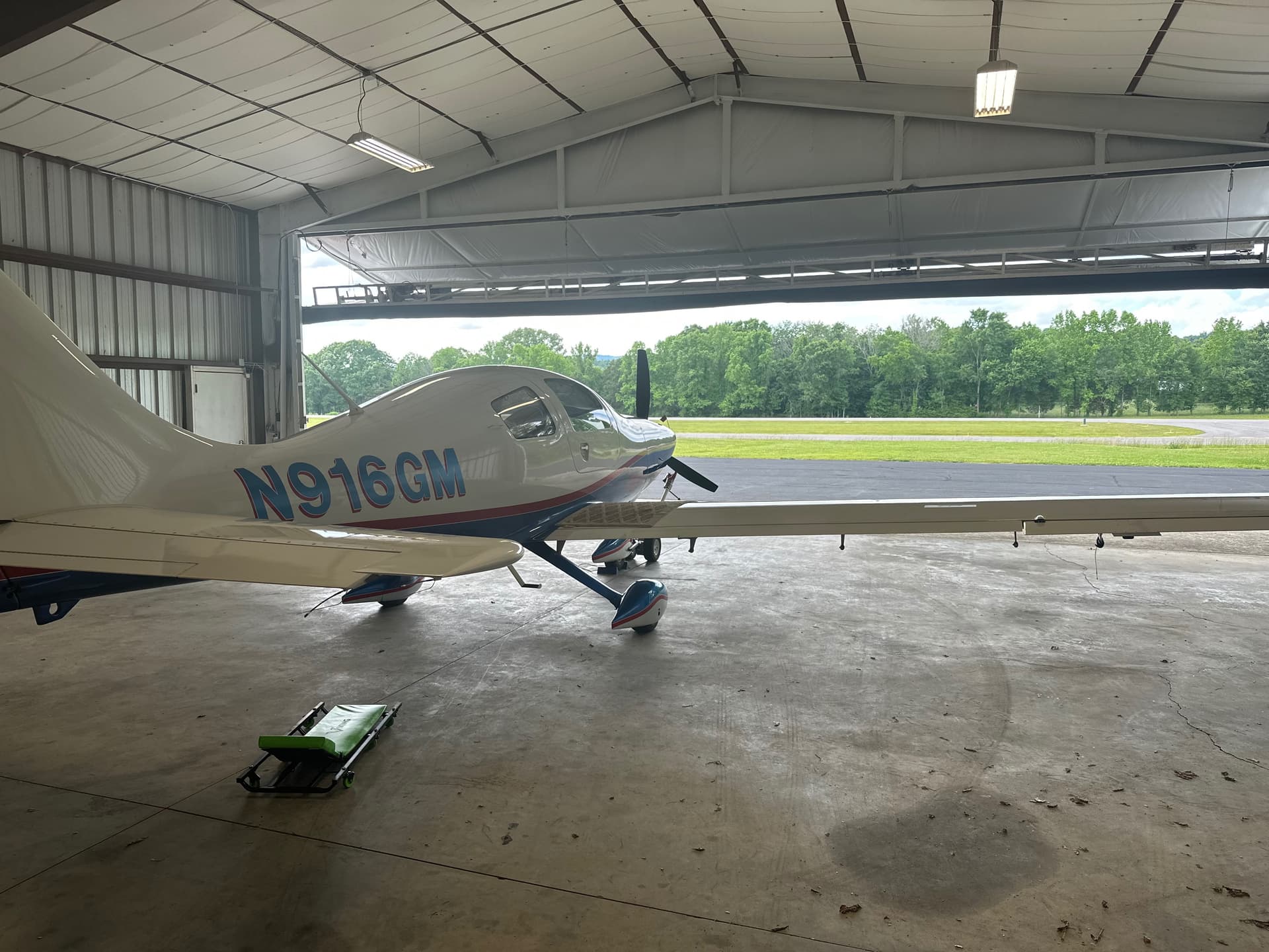 hangar popup image 1