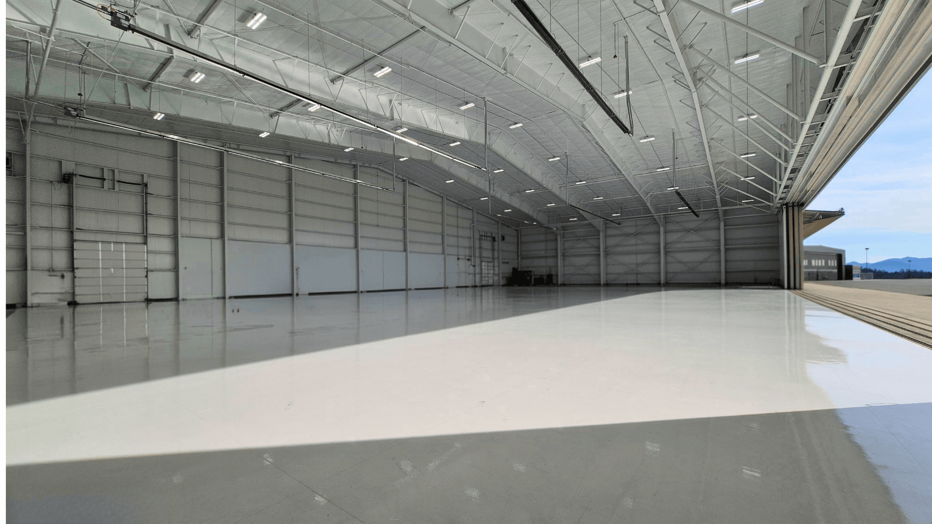 hangar popup image 6