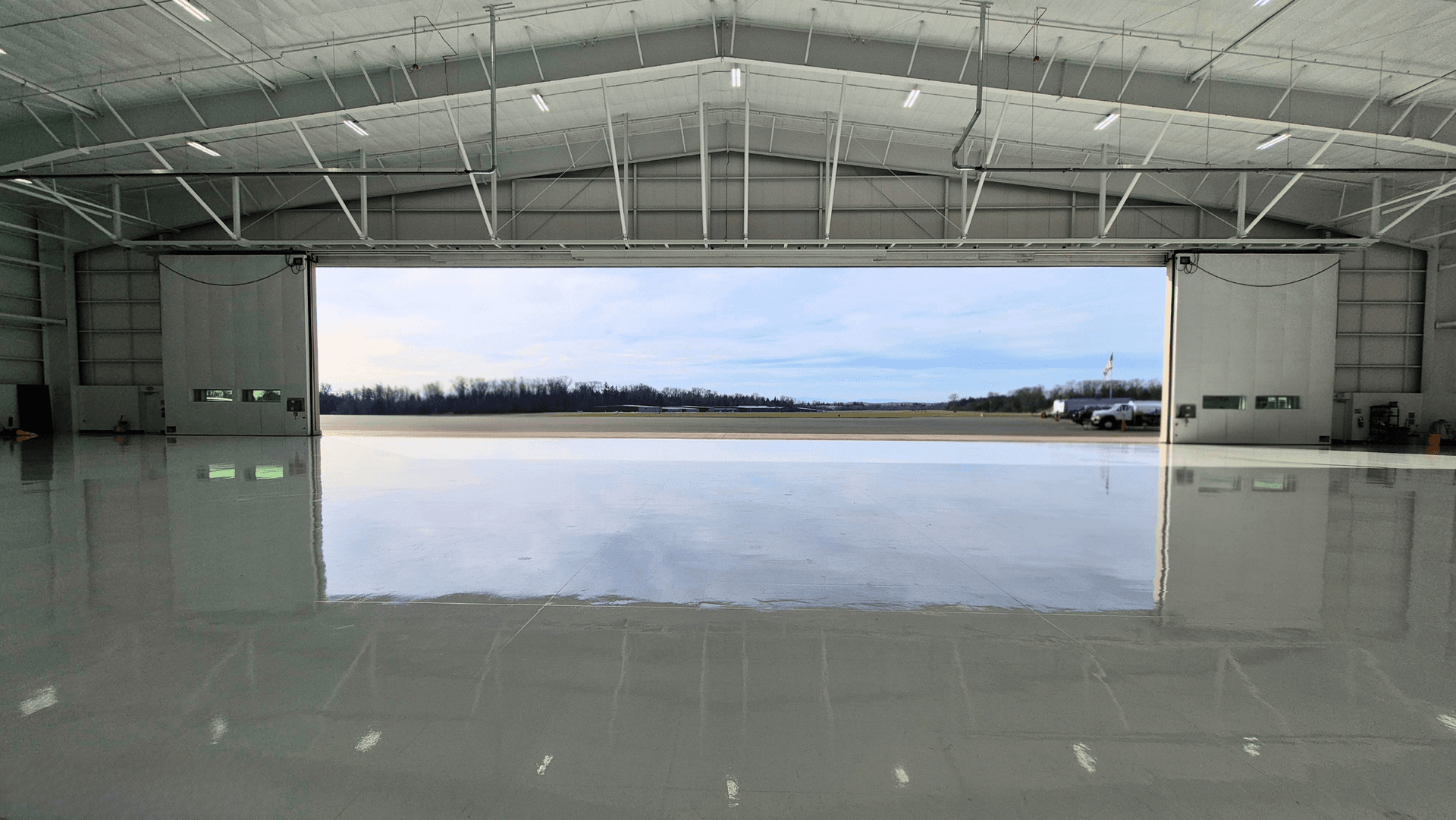 hangar popup image 7