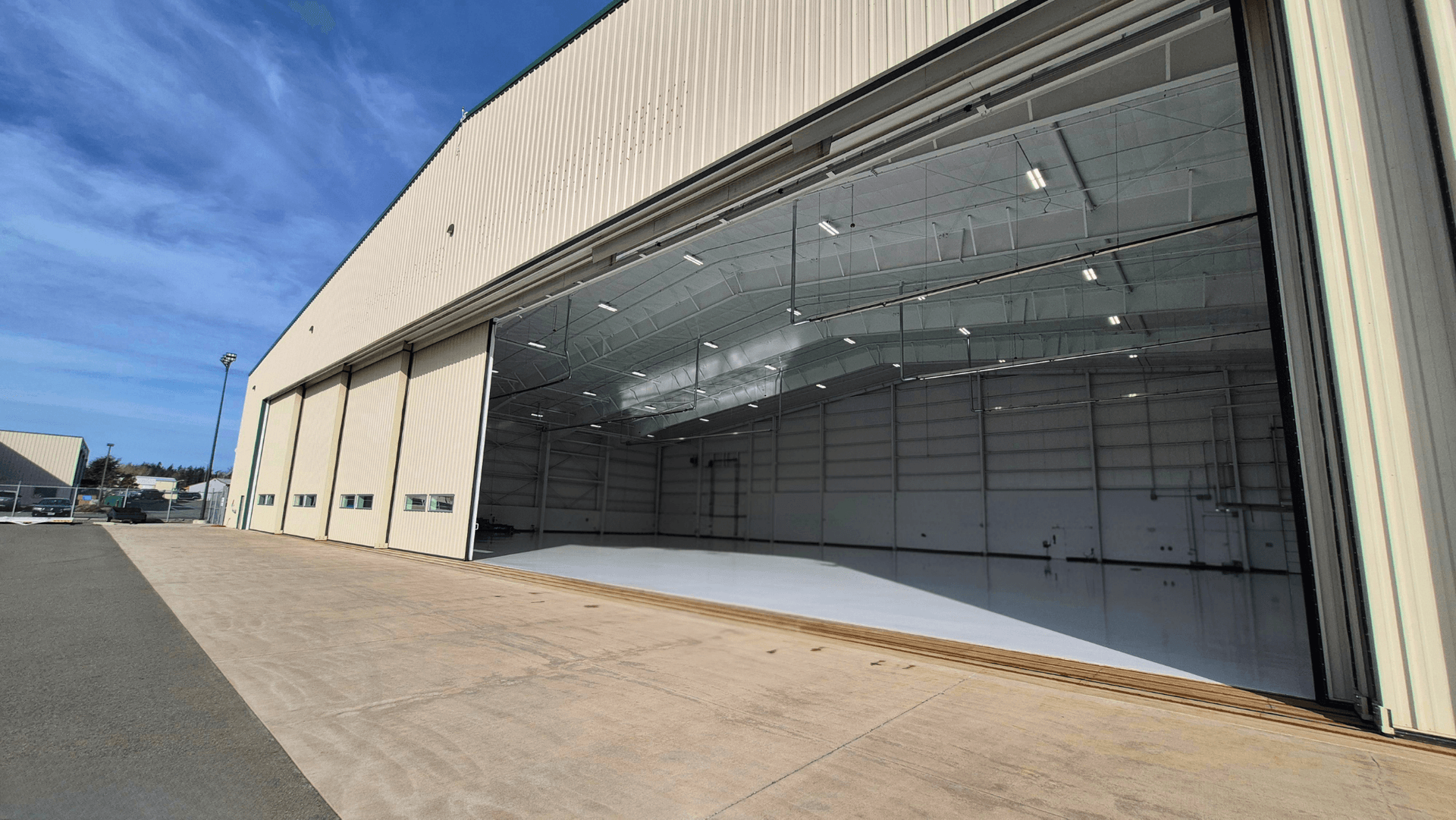 hangar popup image 8