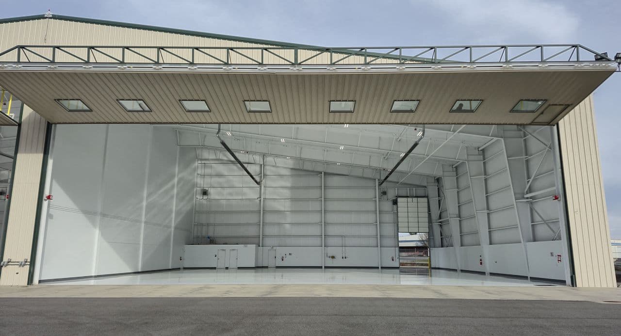 hangar popup image 7