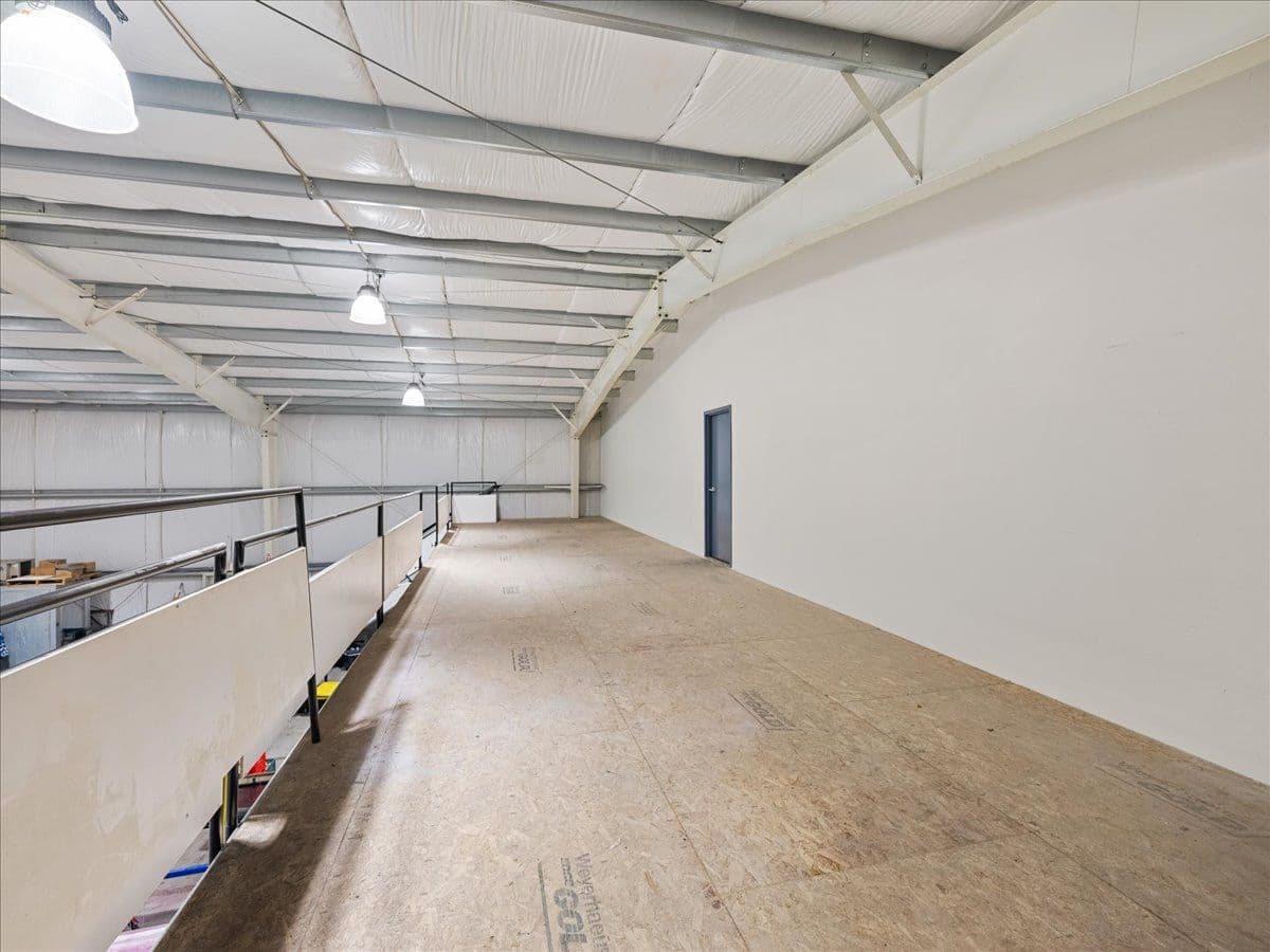 hangar popup image 14