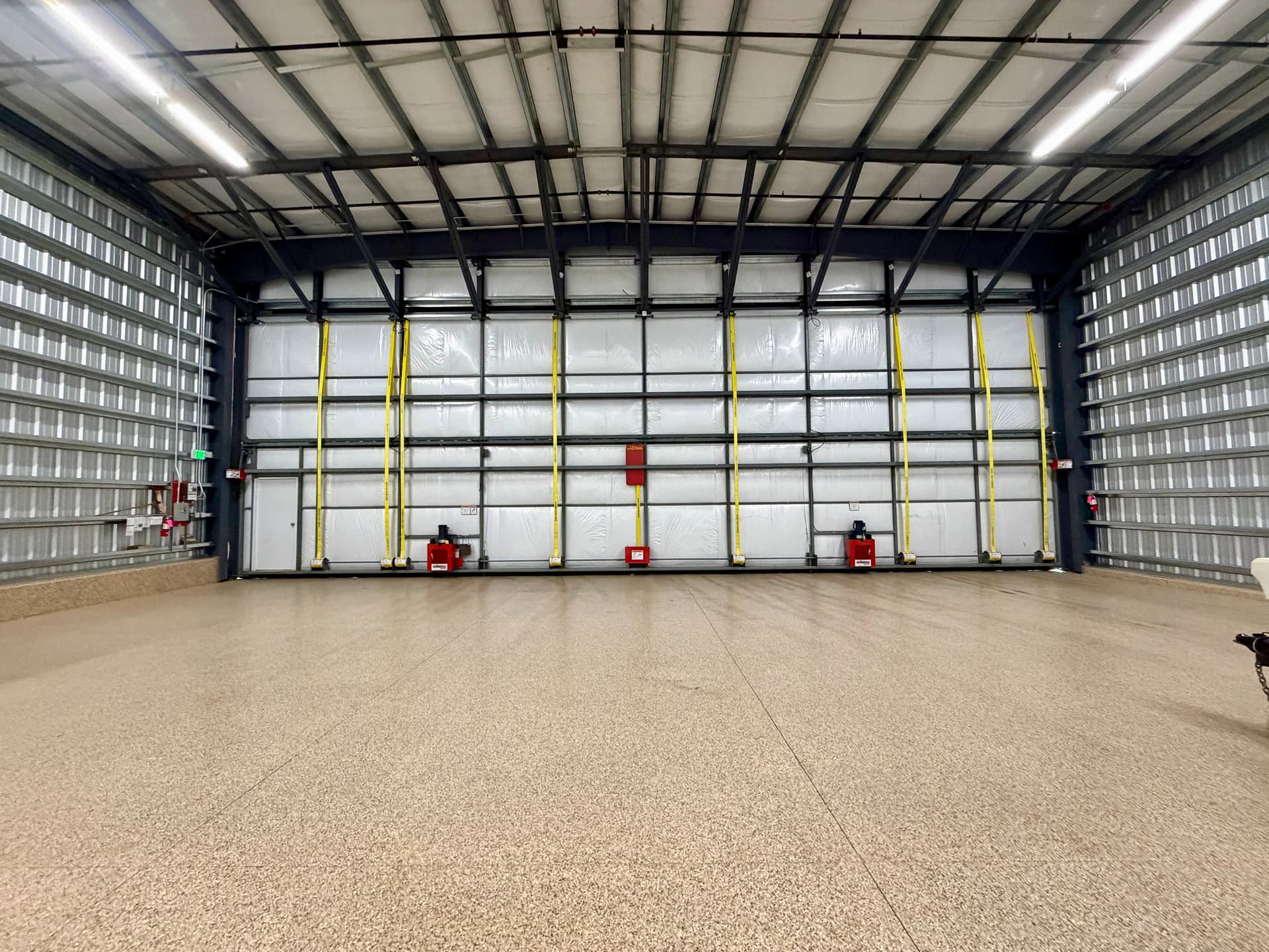 hangar popup image 4