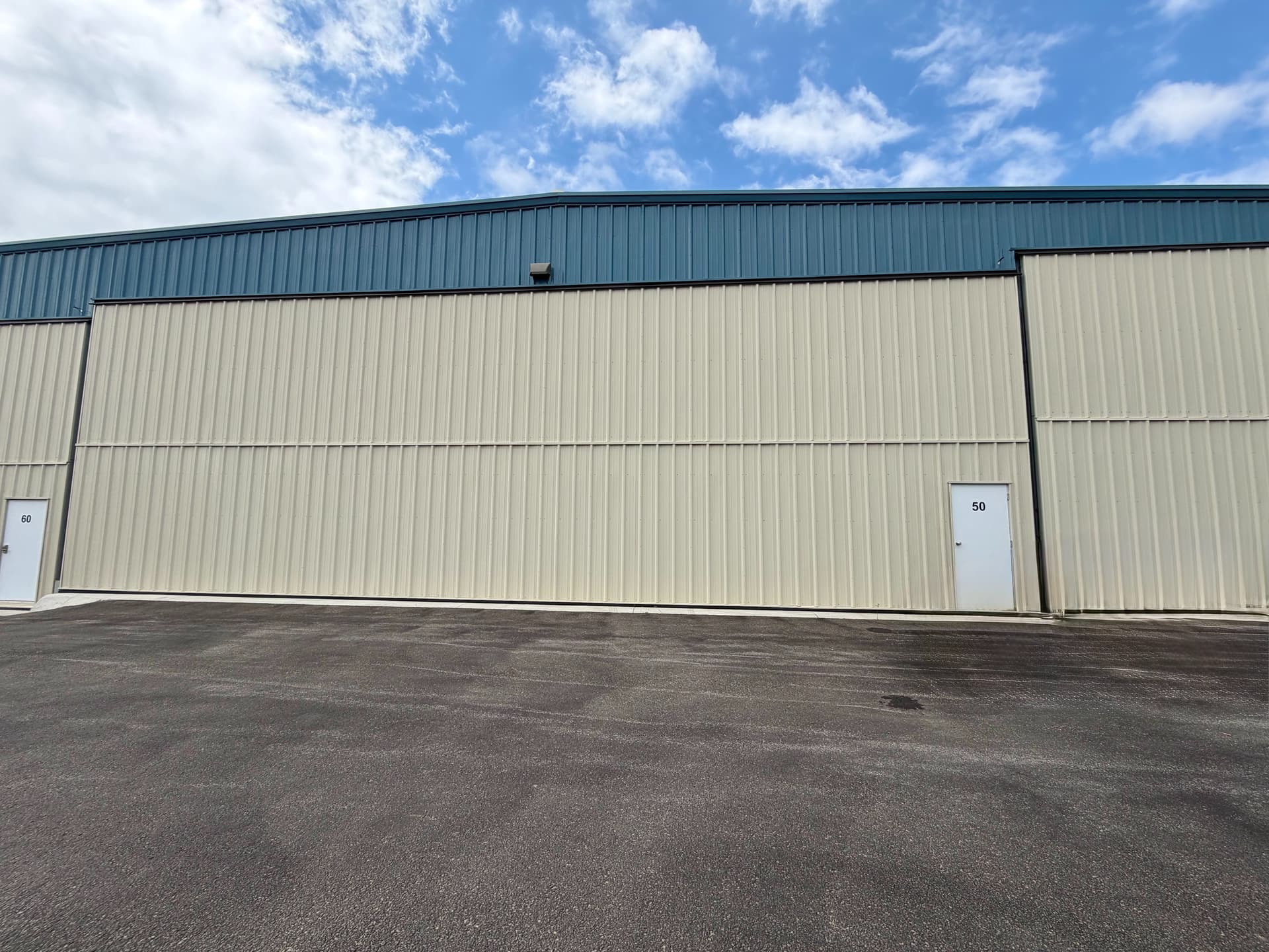 hangar popup image 5