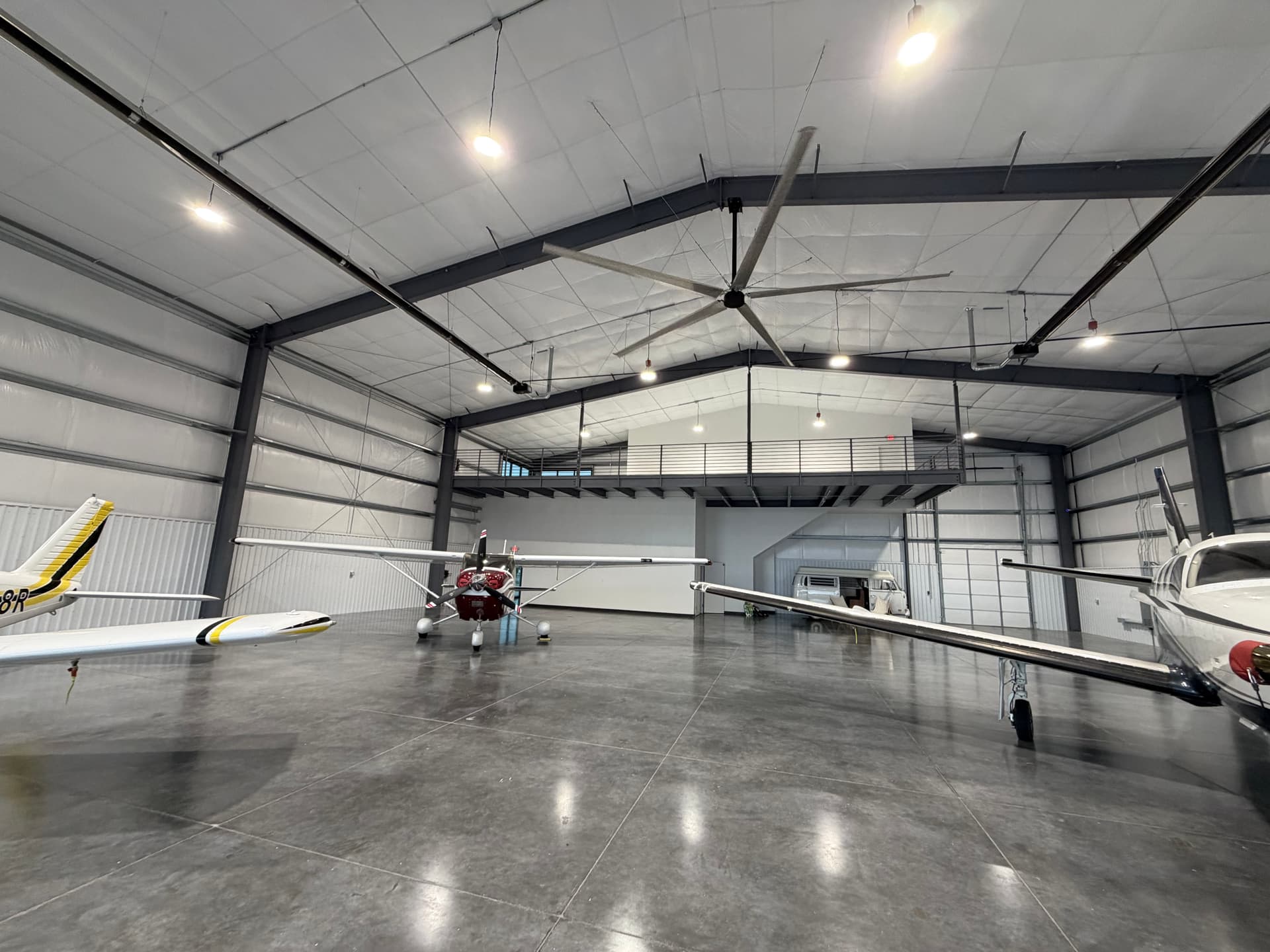 hangar popup image 6