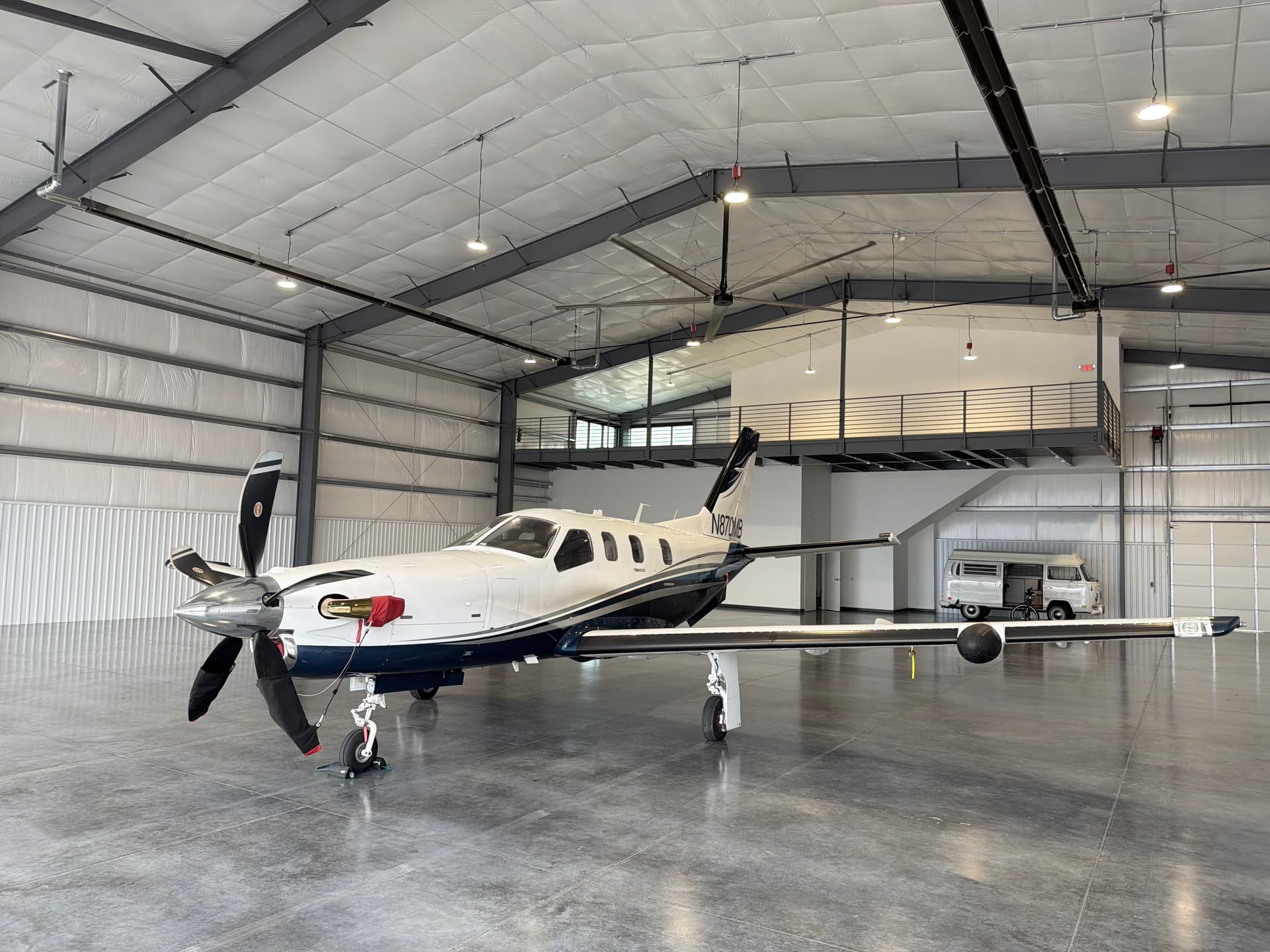 hangar popup image 8