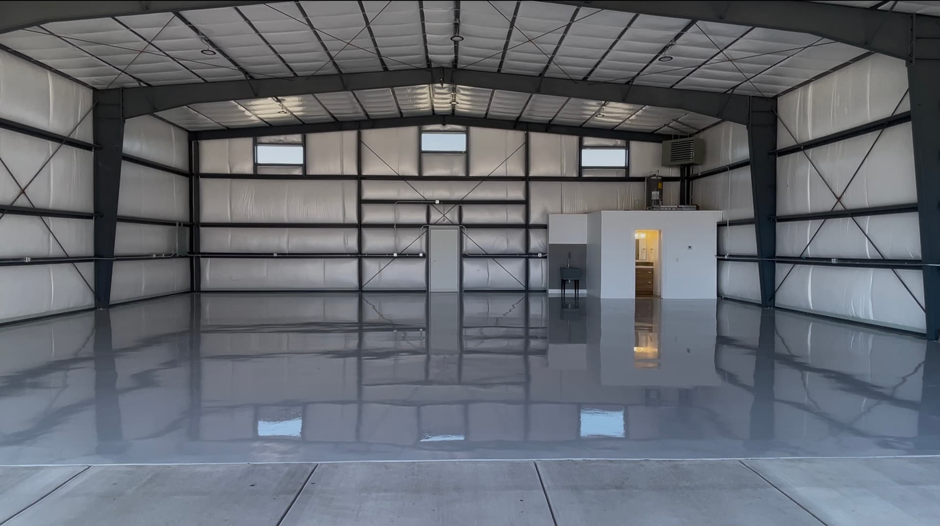 hangar popup image 2