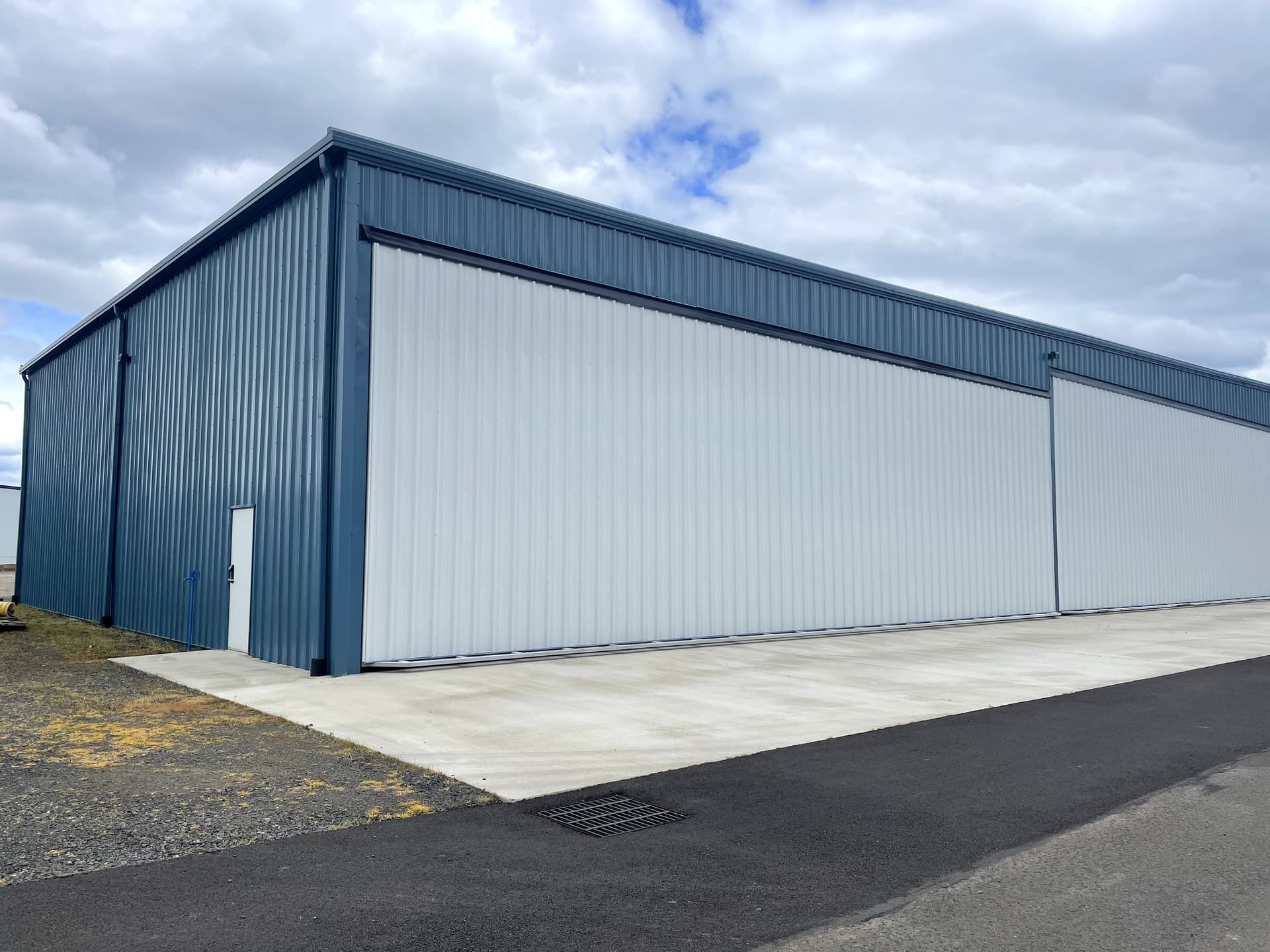 hangar popup image 1