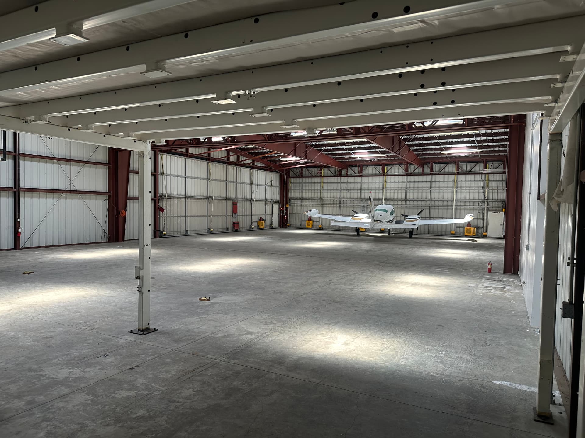 hangar popup image 5