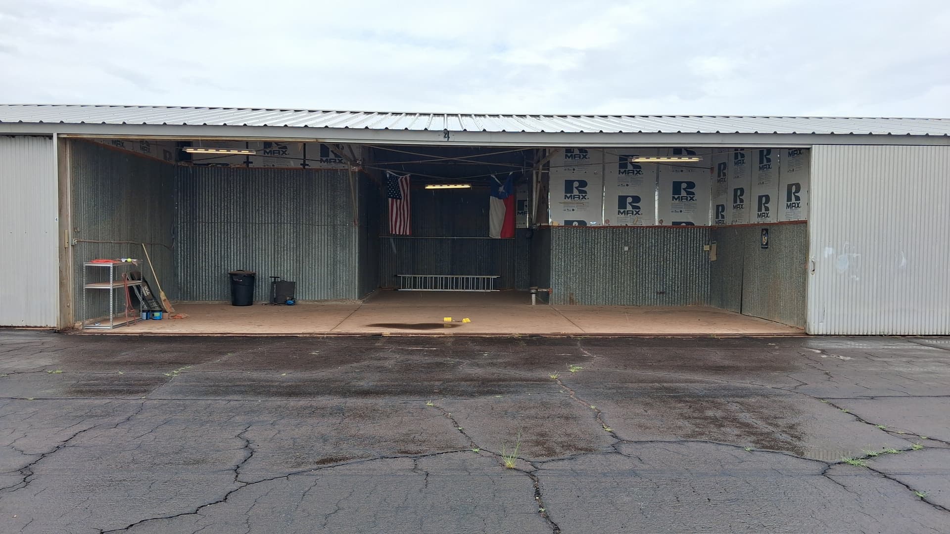 hangar popup image 1