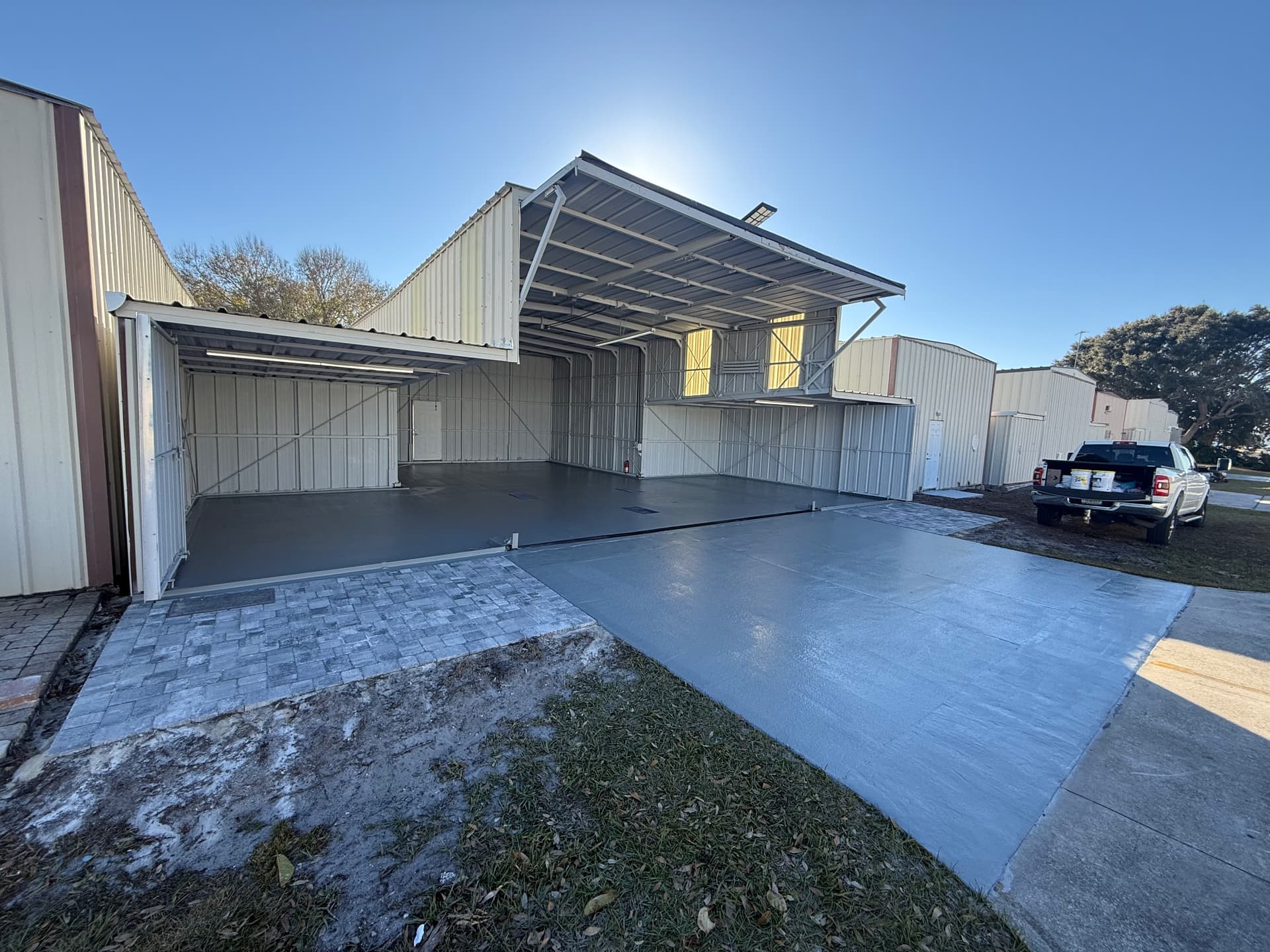 hangar popup image 4