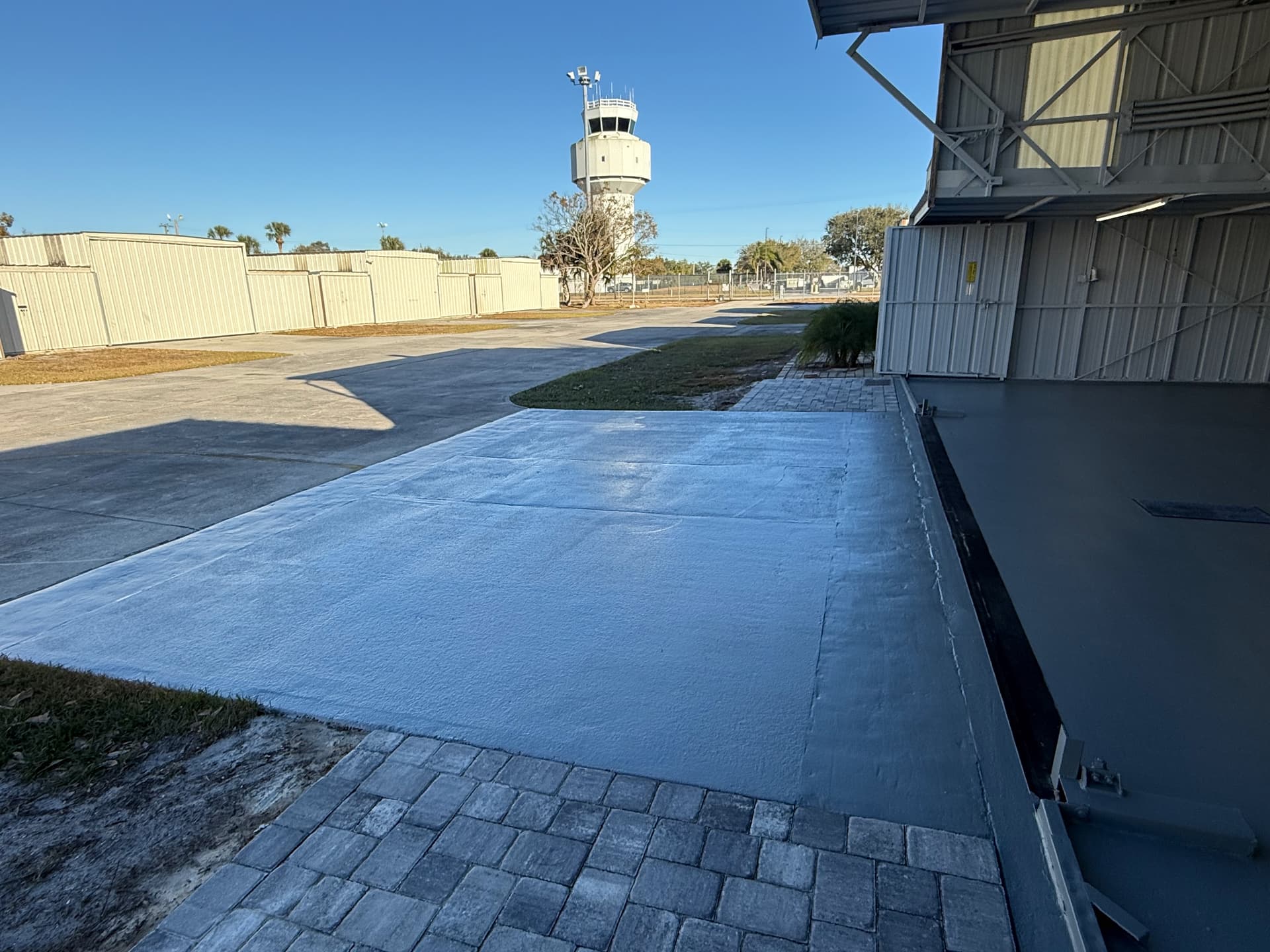 hangar popup image 8