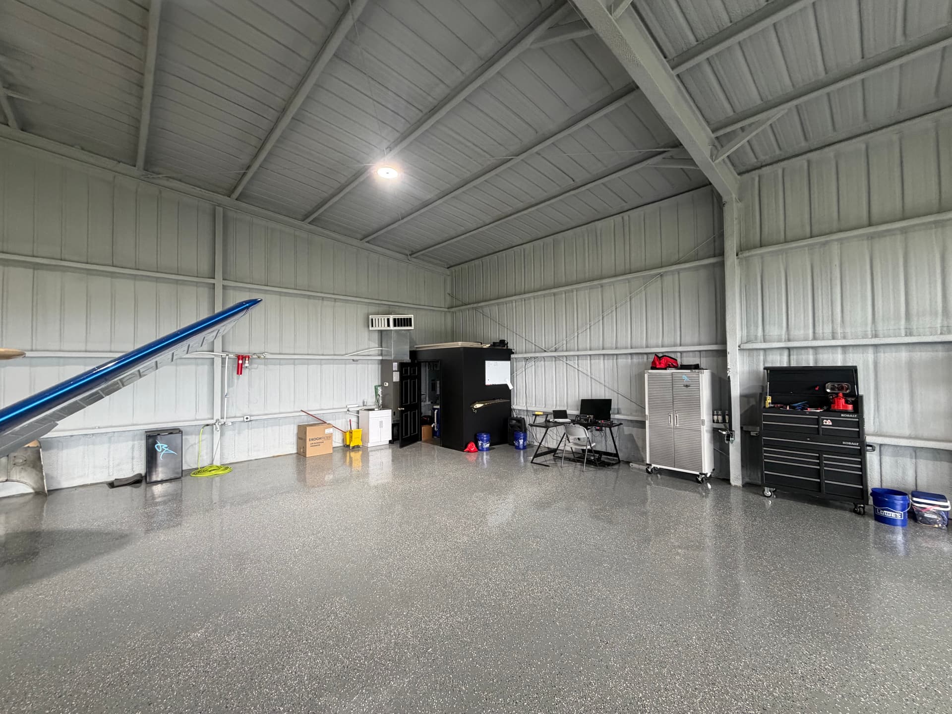 hangar popup image 5