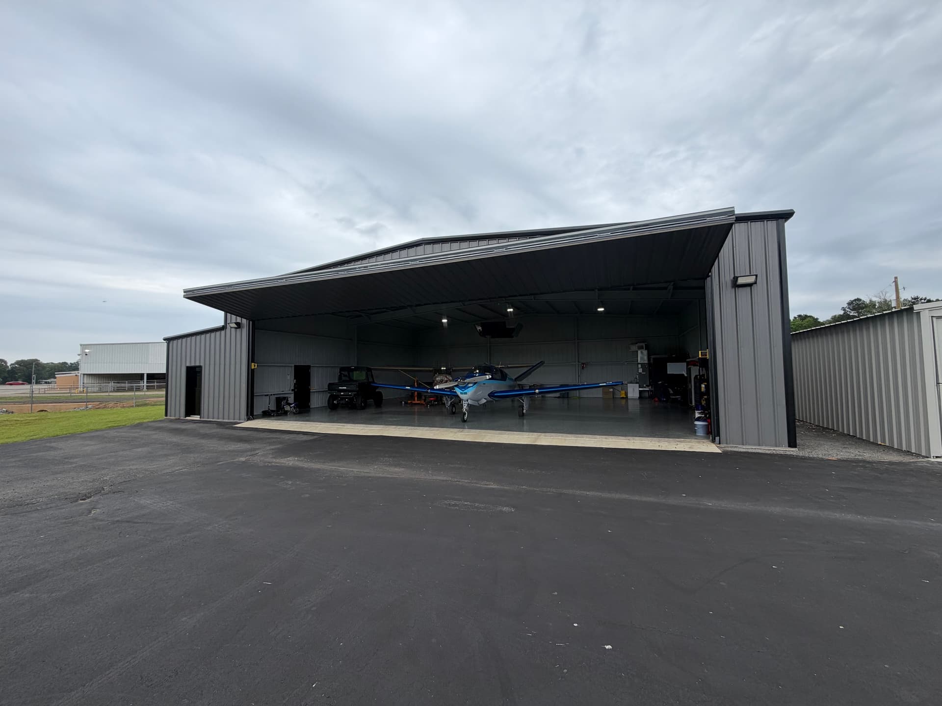 hangar popup image 7