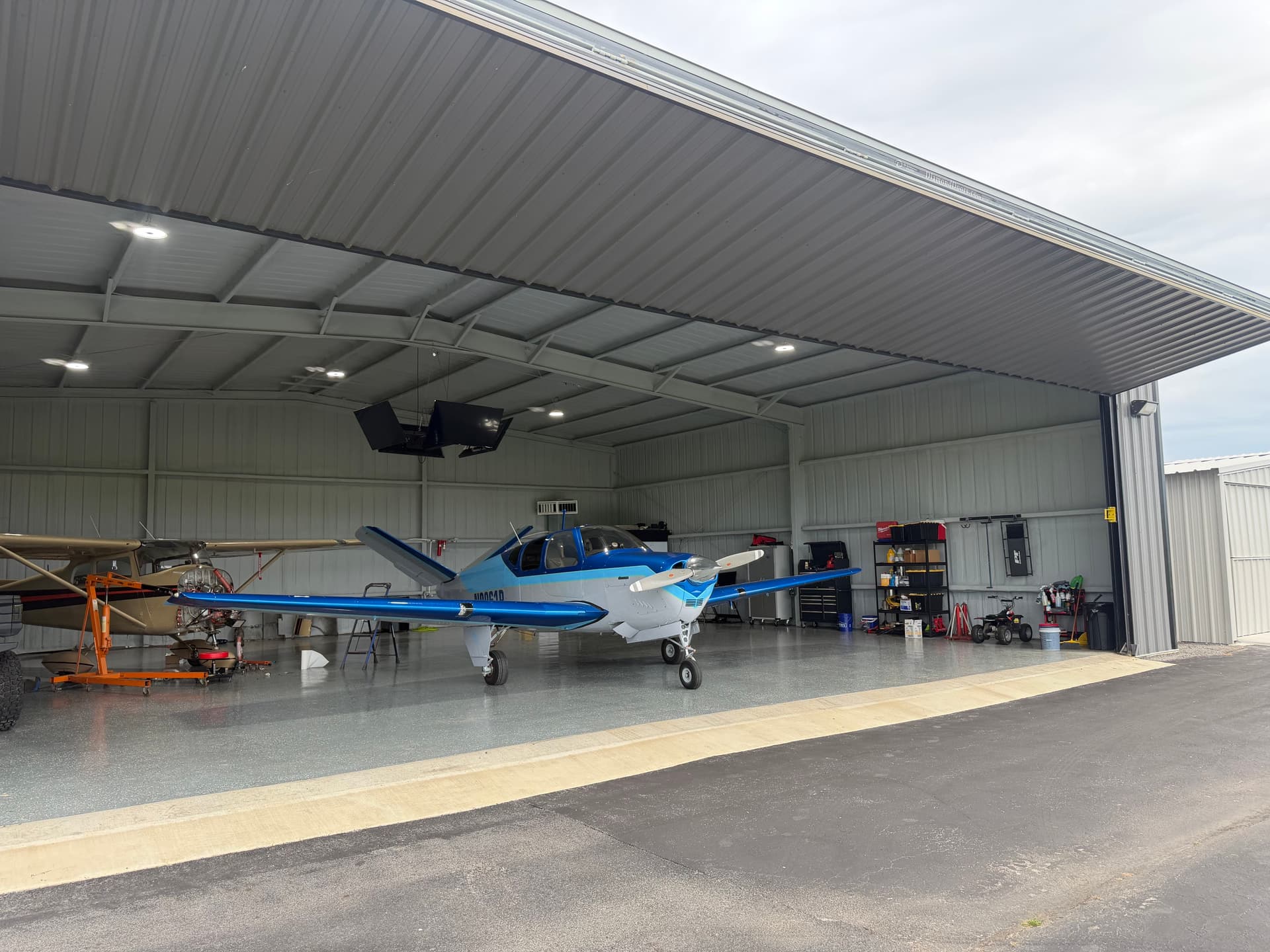 hangar popup image 9