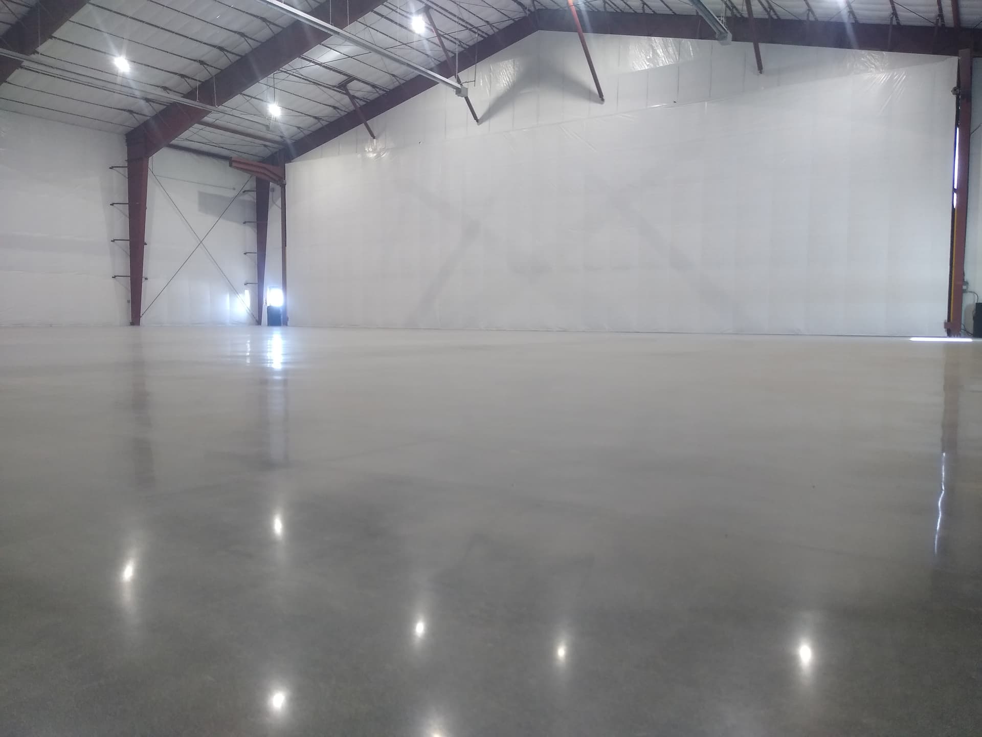 hangar popup image 1