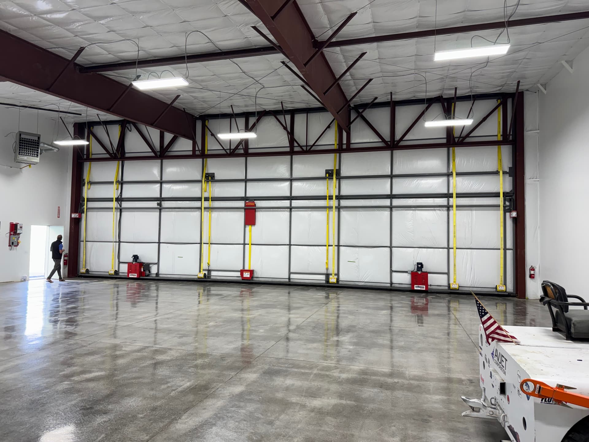 hangar popup image 8