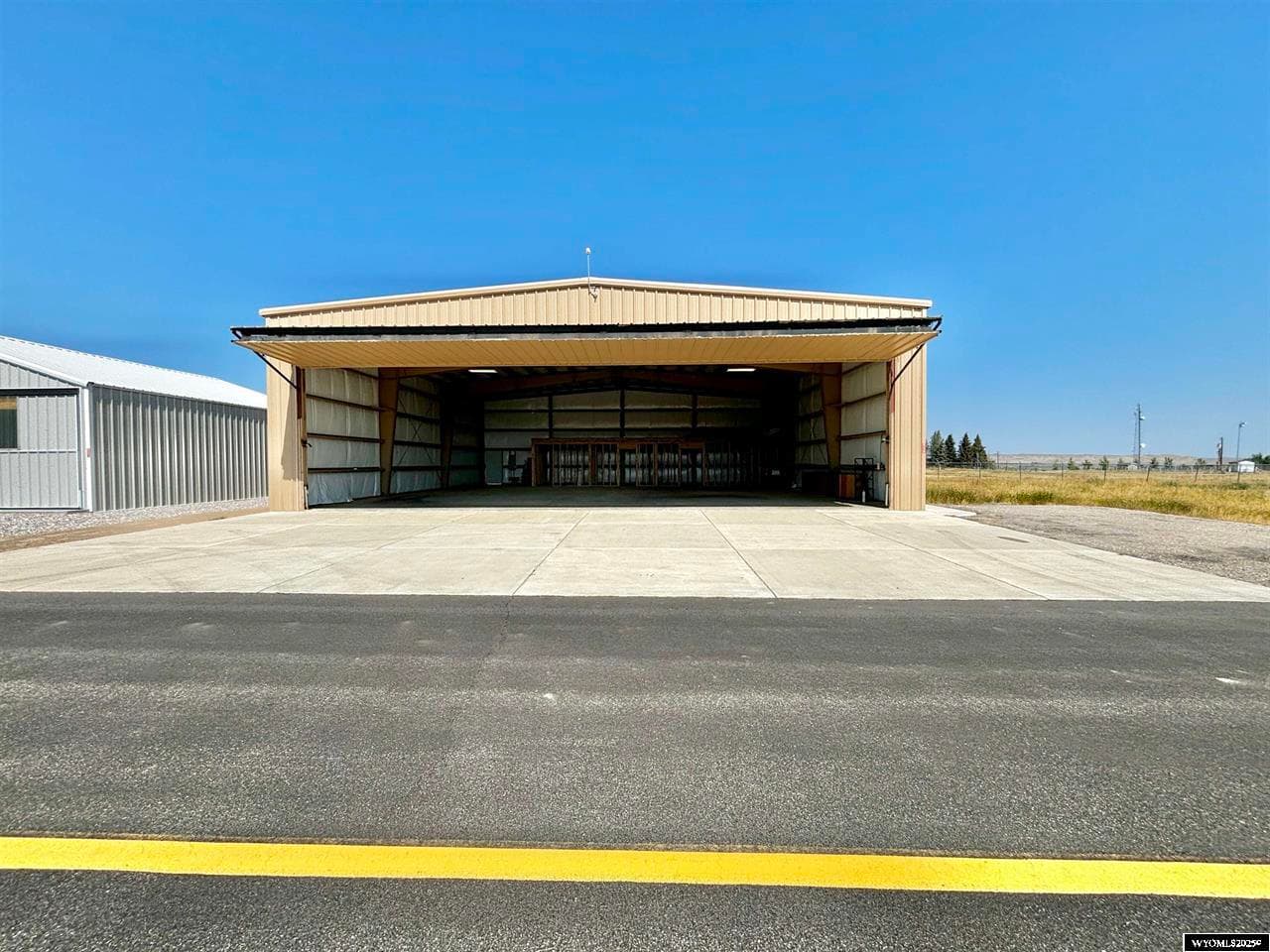 hangar popup image 2