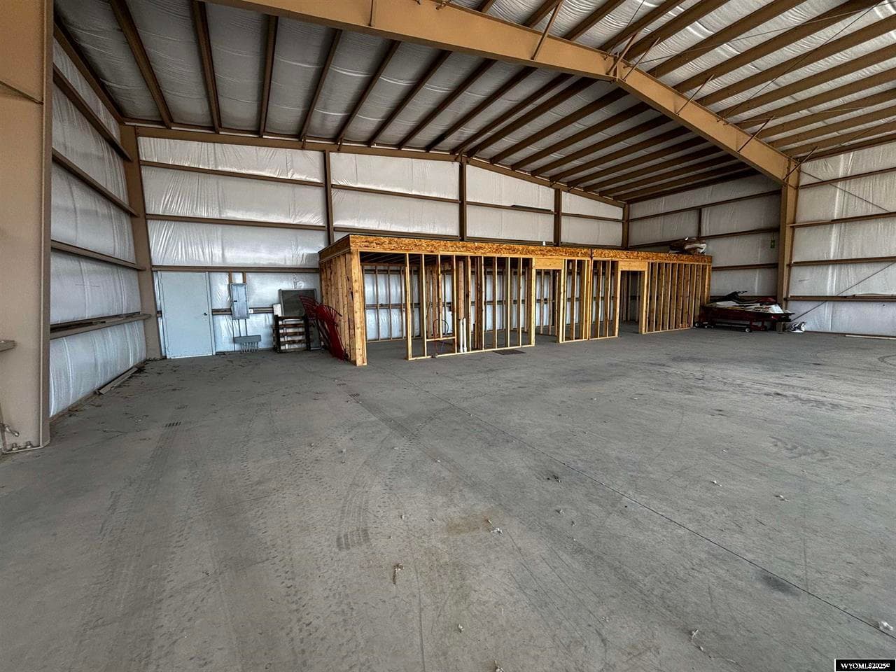 hangar popup image 5