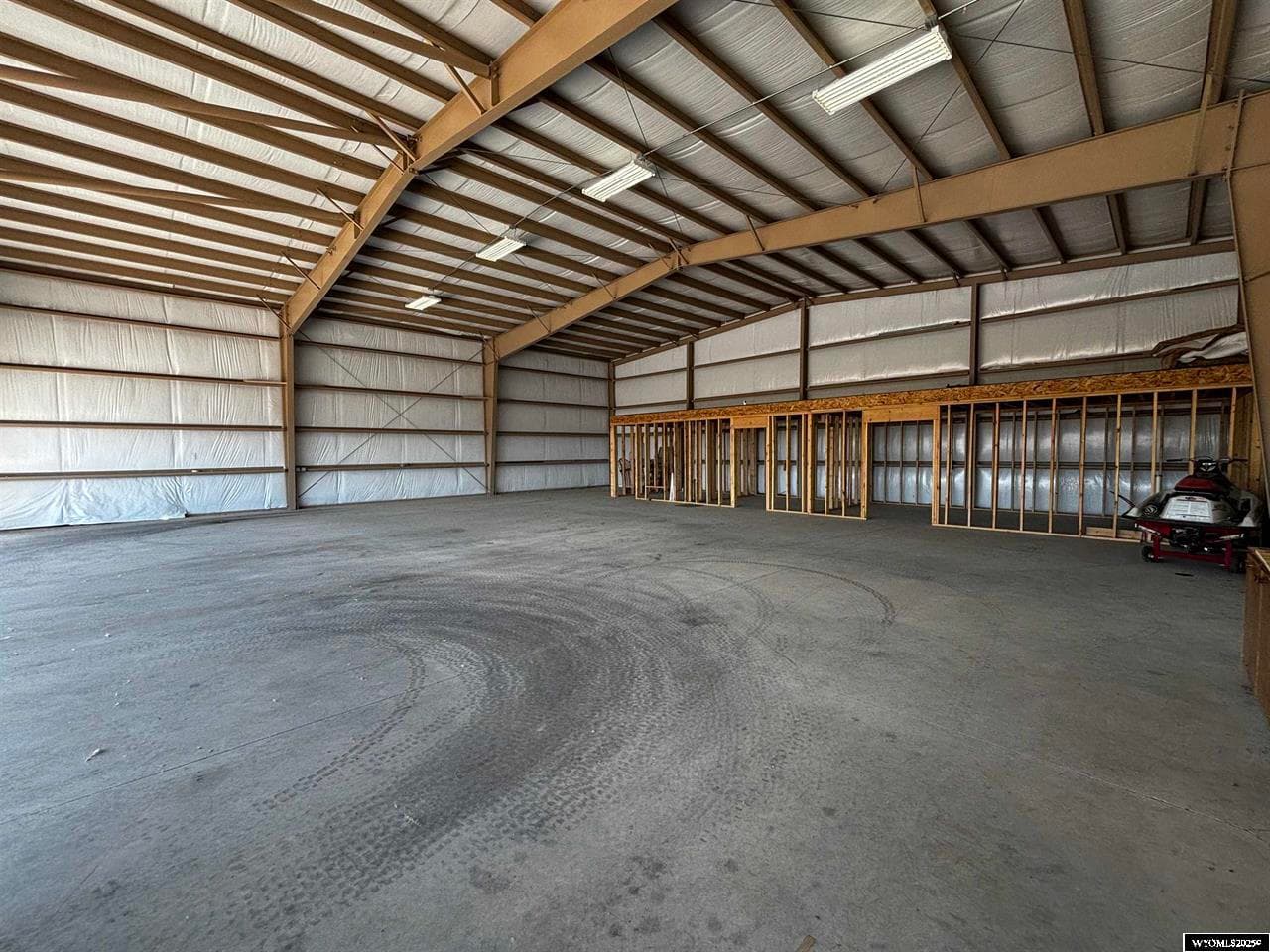 hangar popup image 7
