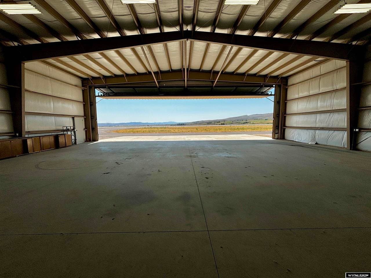hangar popup image 9