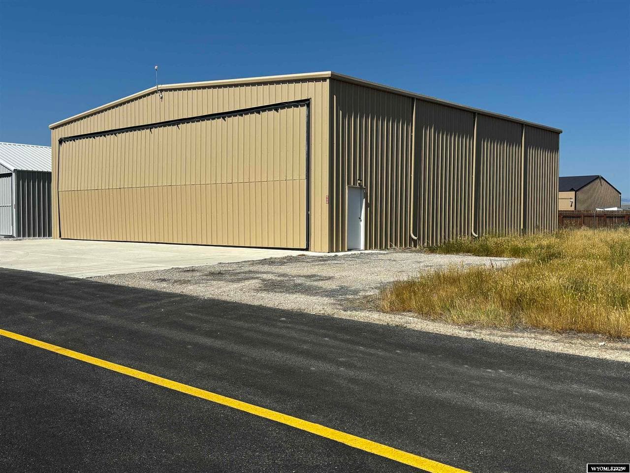 hangar popup image 10