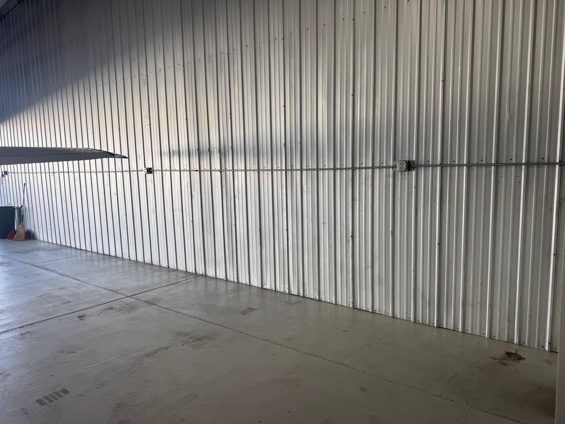 hangar popup image 3