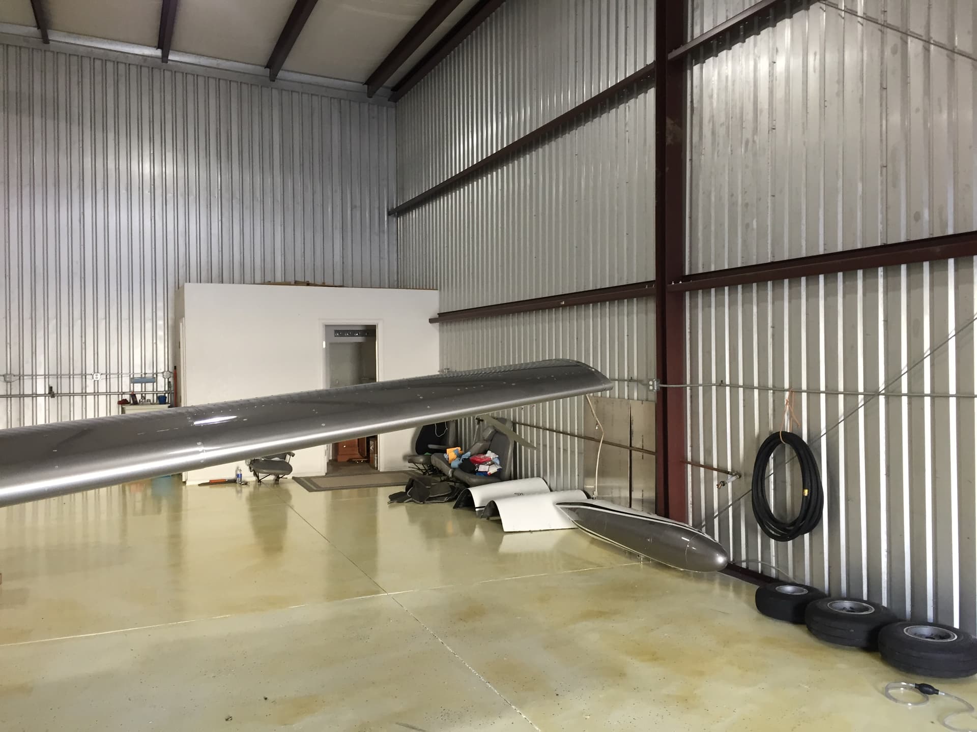 hangar popup image 3