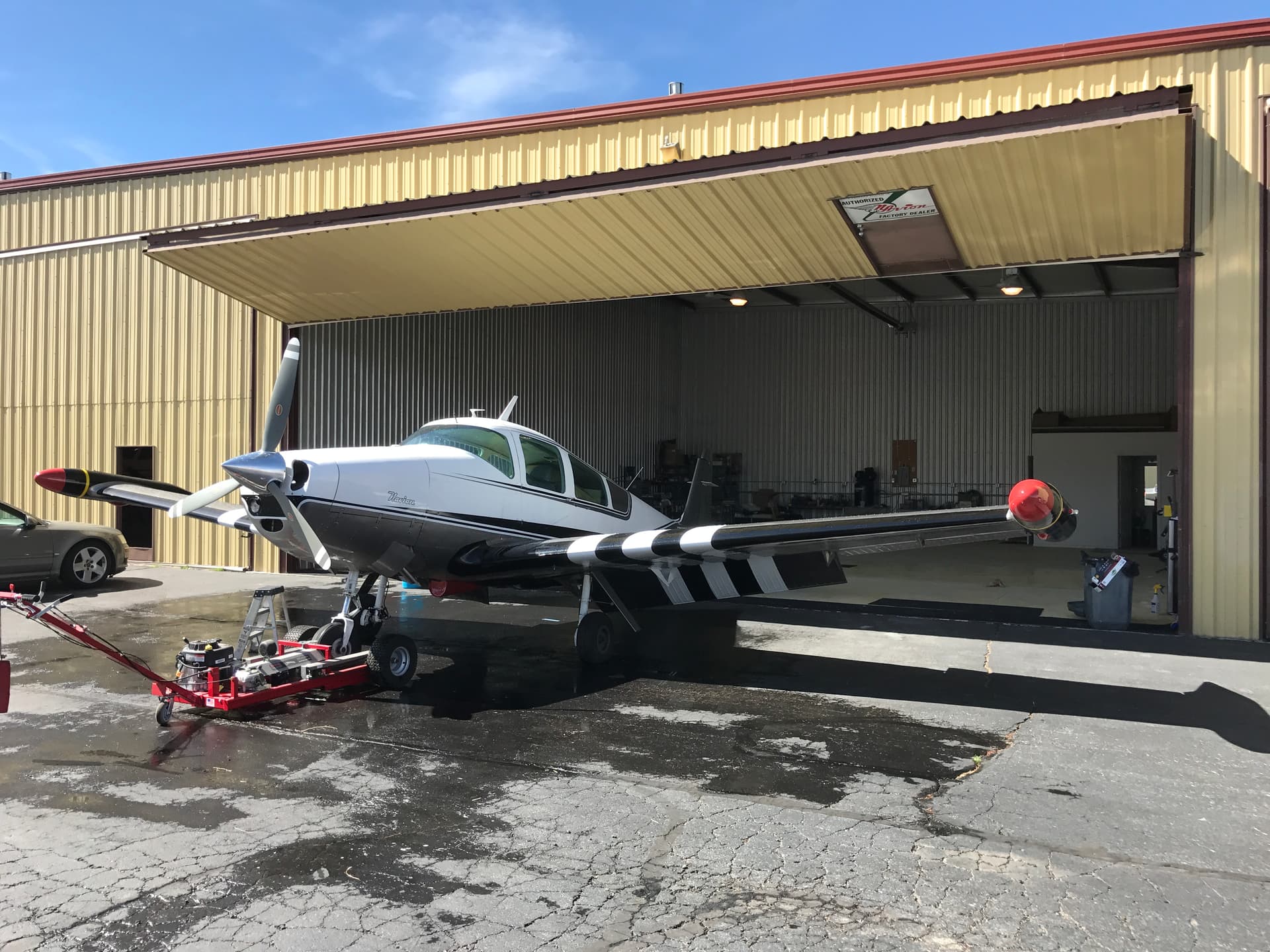 hangar popup image 4