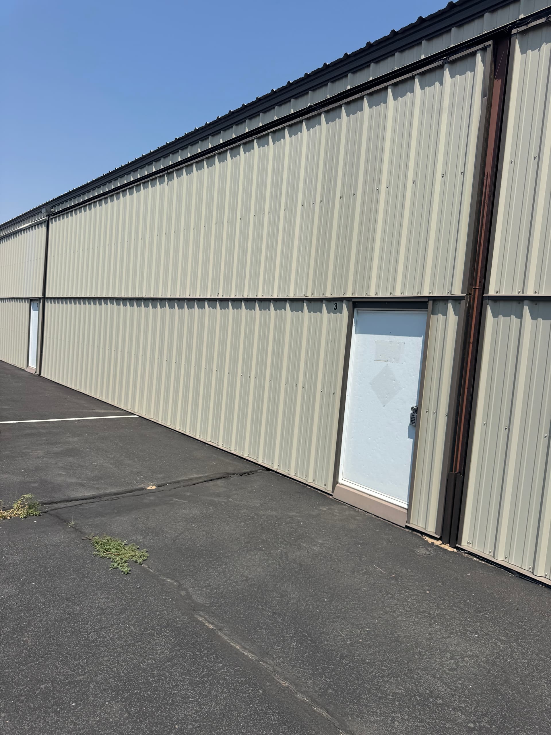 hangar popup image 1