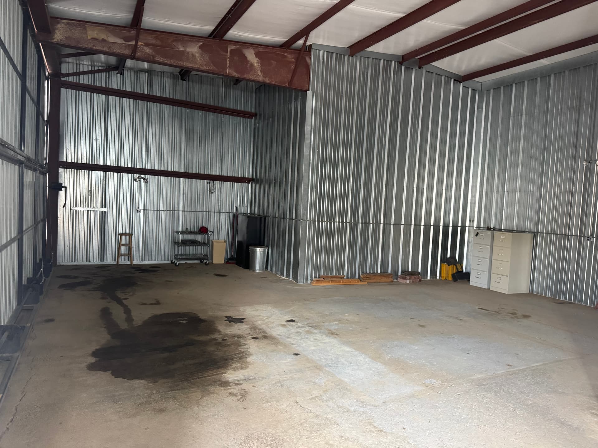 hangar popup image 4